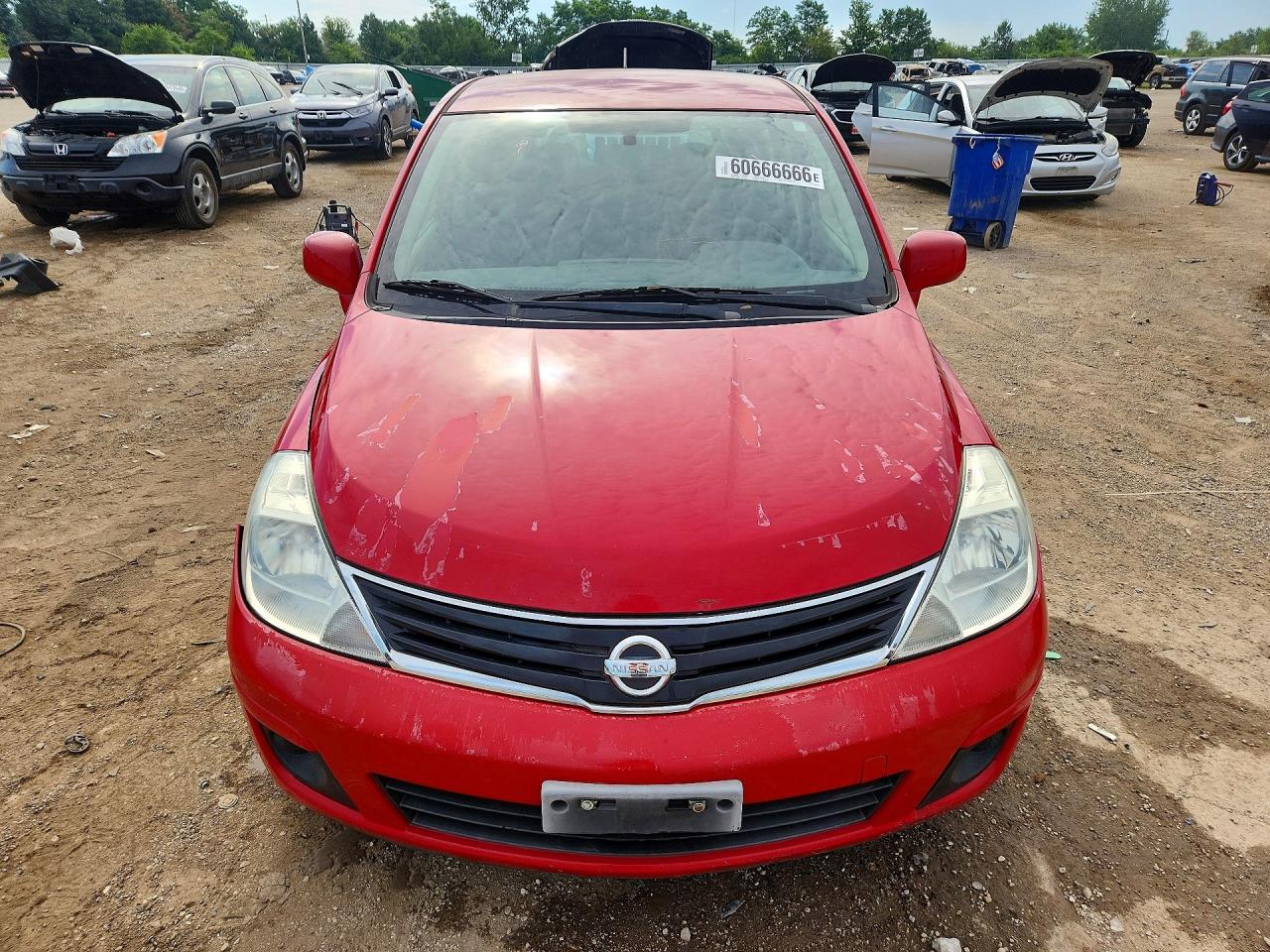 2010 Nissan Versa 1.8 S Красный vin: 3N1BC1CP4AL386296