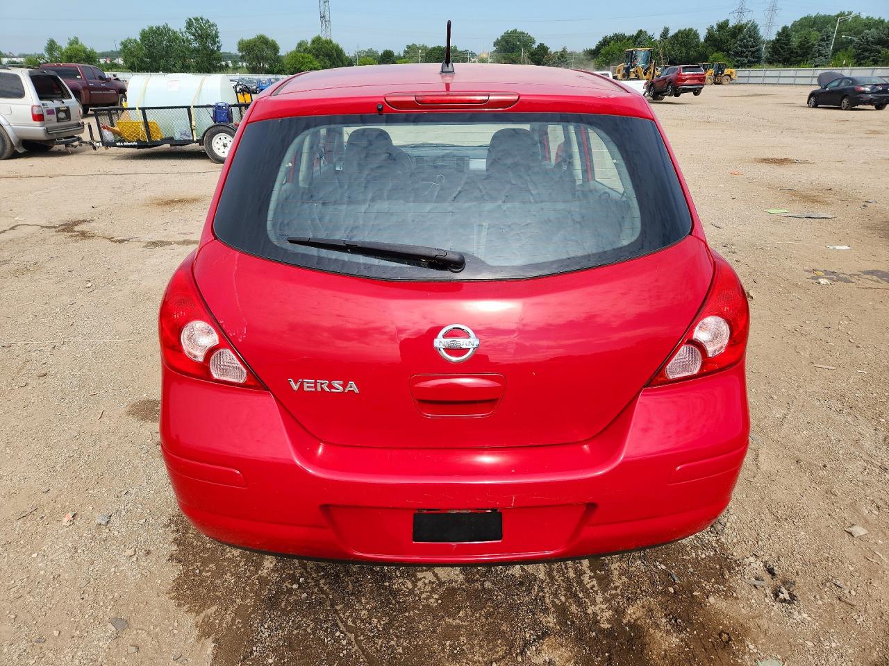 2010 Nissan Versa 1.8 S Красный vin: 3N1BC1CP4AL386296