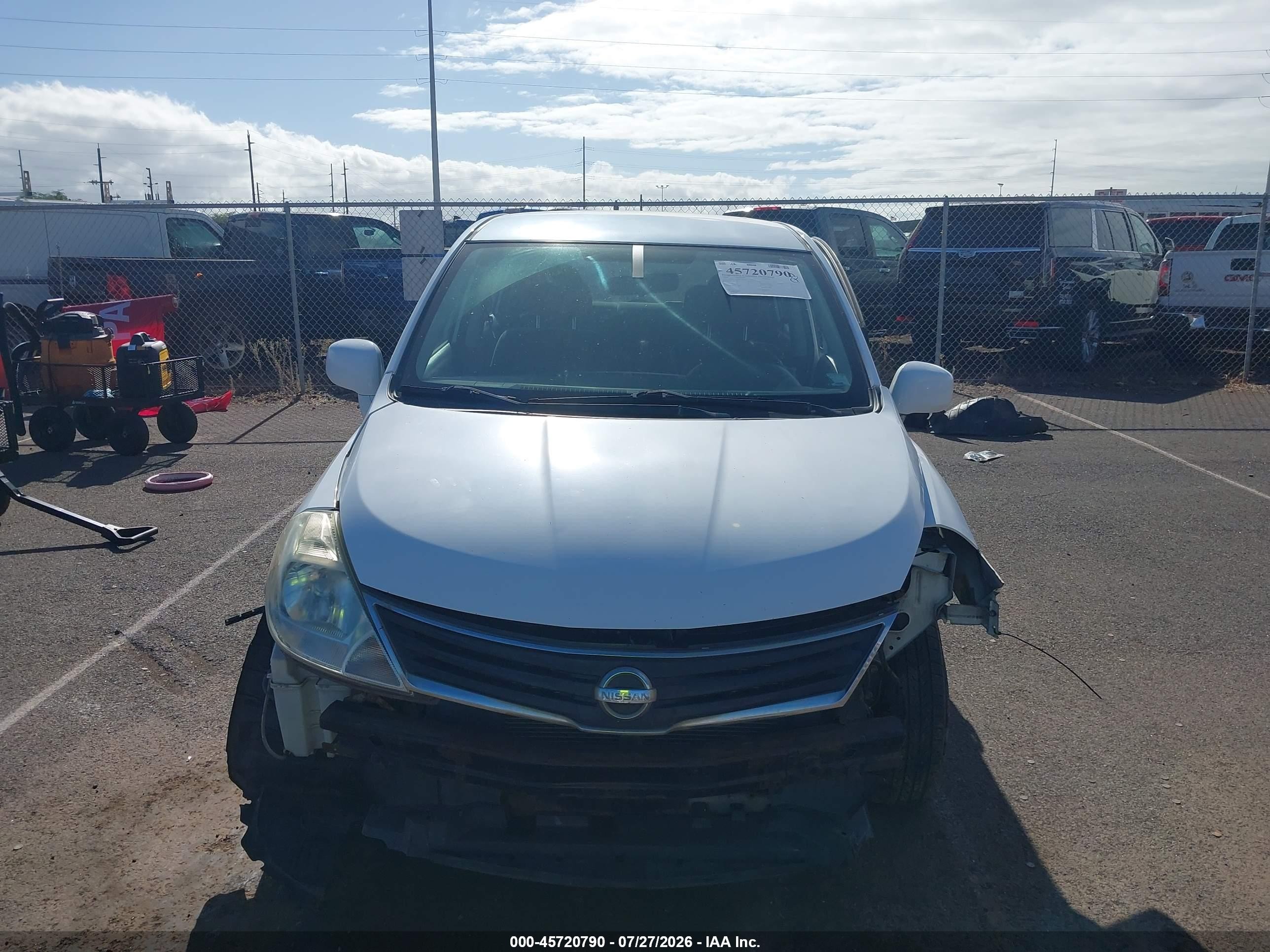 2010 Nissan Versa 1.8s White vin: 3N1BC1CP4AL387965
