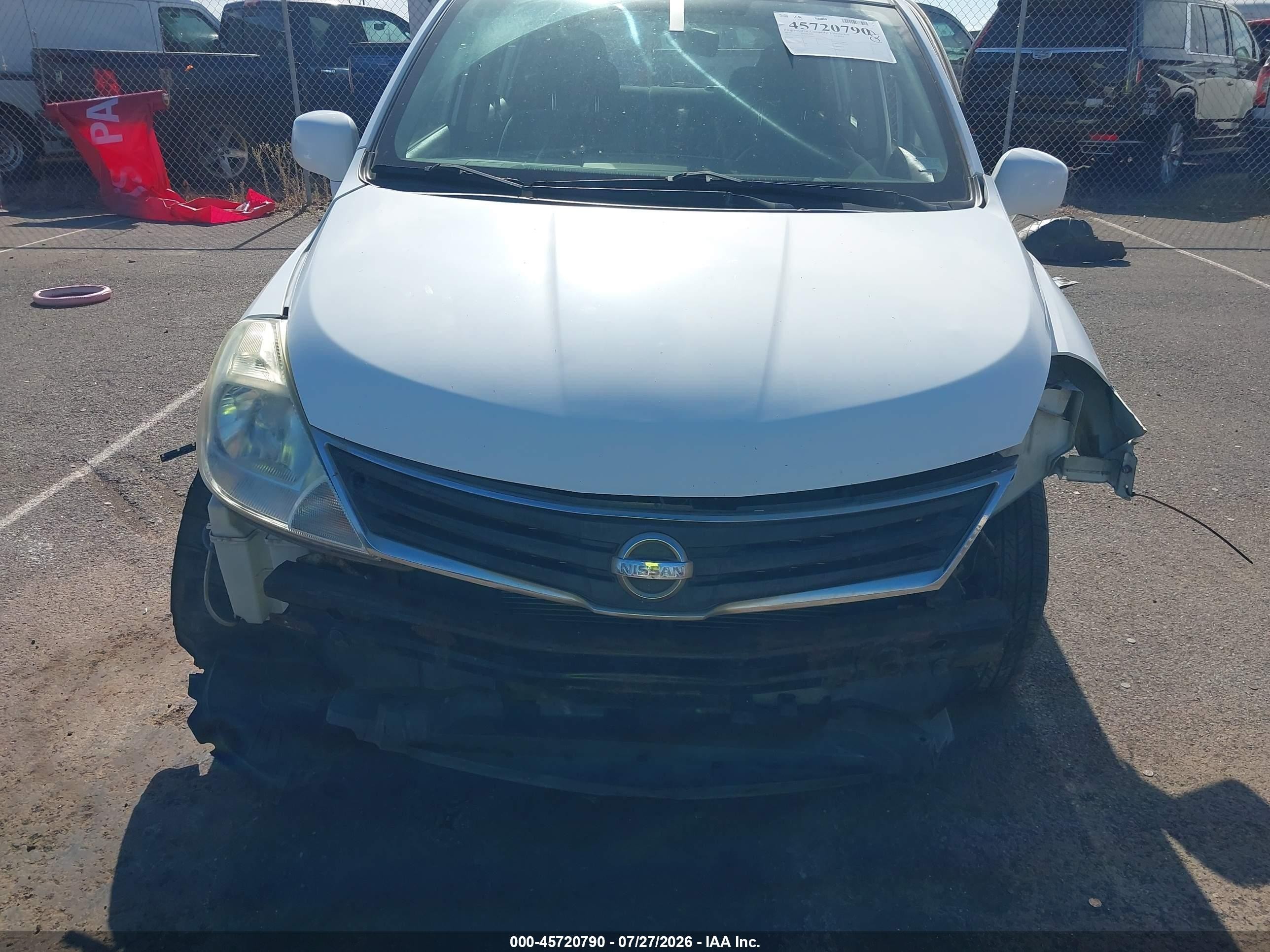 2010 Nissan Versa 1.8s White vin: 3N1BC1CP4AL387965