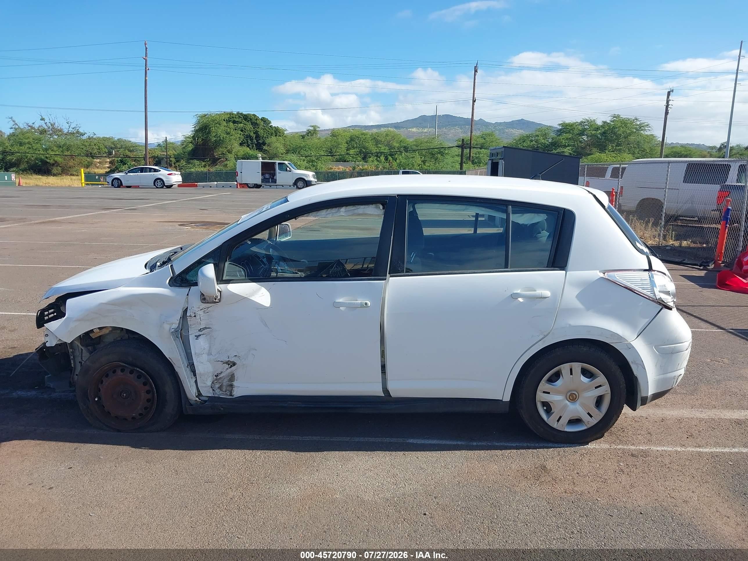 2010 Nissan Versa 1.8s White vin: 3N1BC1CP4AL387965