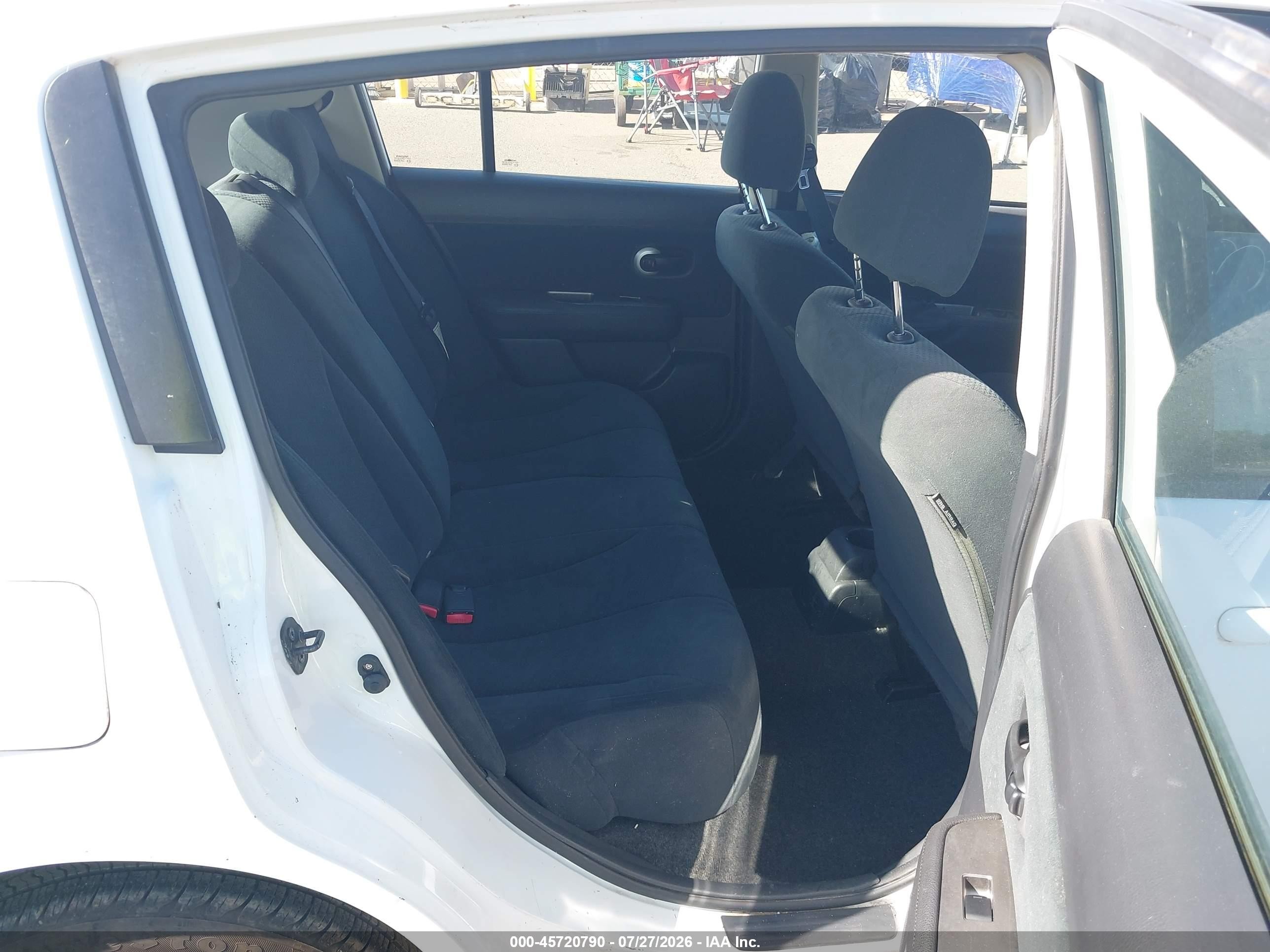 2010 Nissan Versa 1.8s White vin: 3N1BC1CP4AL387965