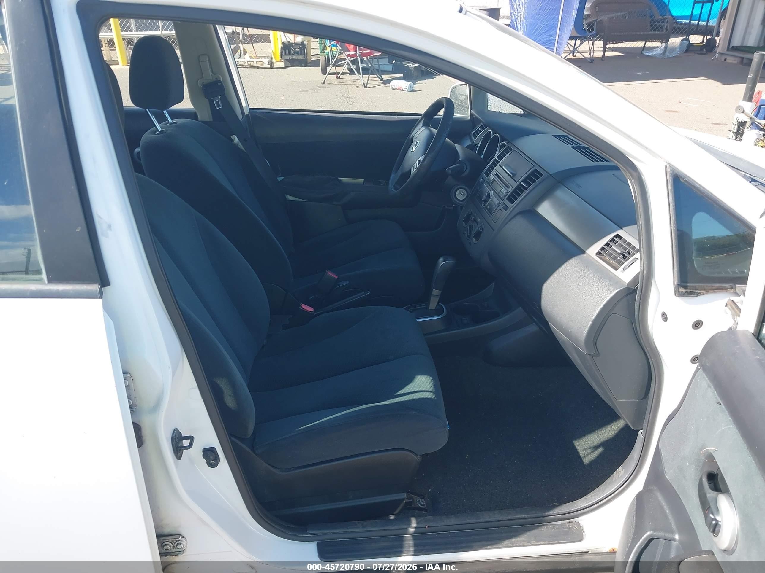2010 Nissan Versa 1.8s White vin: 3N1BC1CP4AL387965