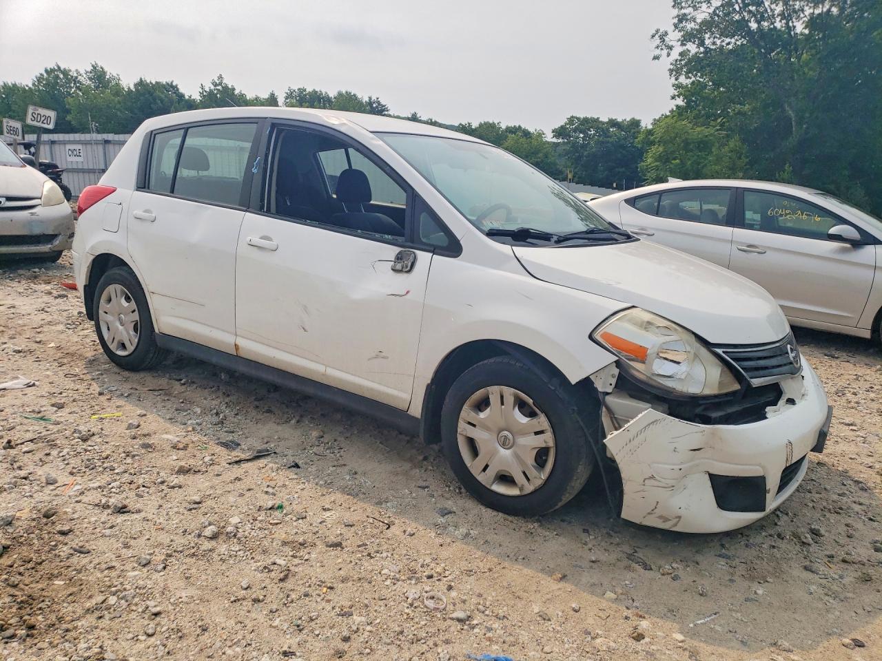 2010 Nissan Versa S Белый vin: 3N1BC1CP4AL399565