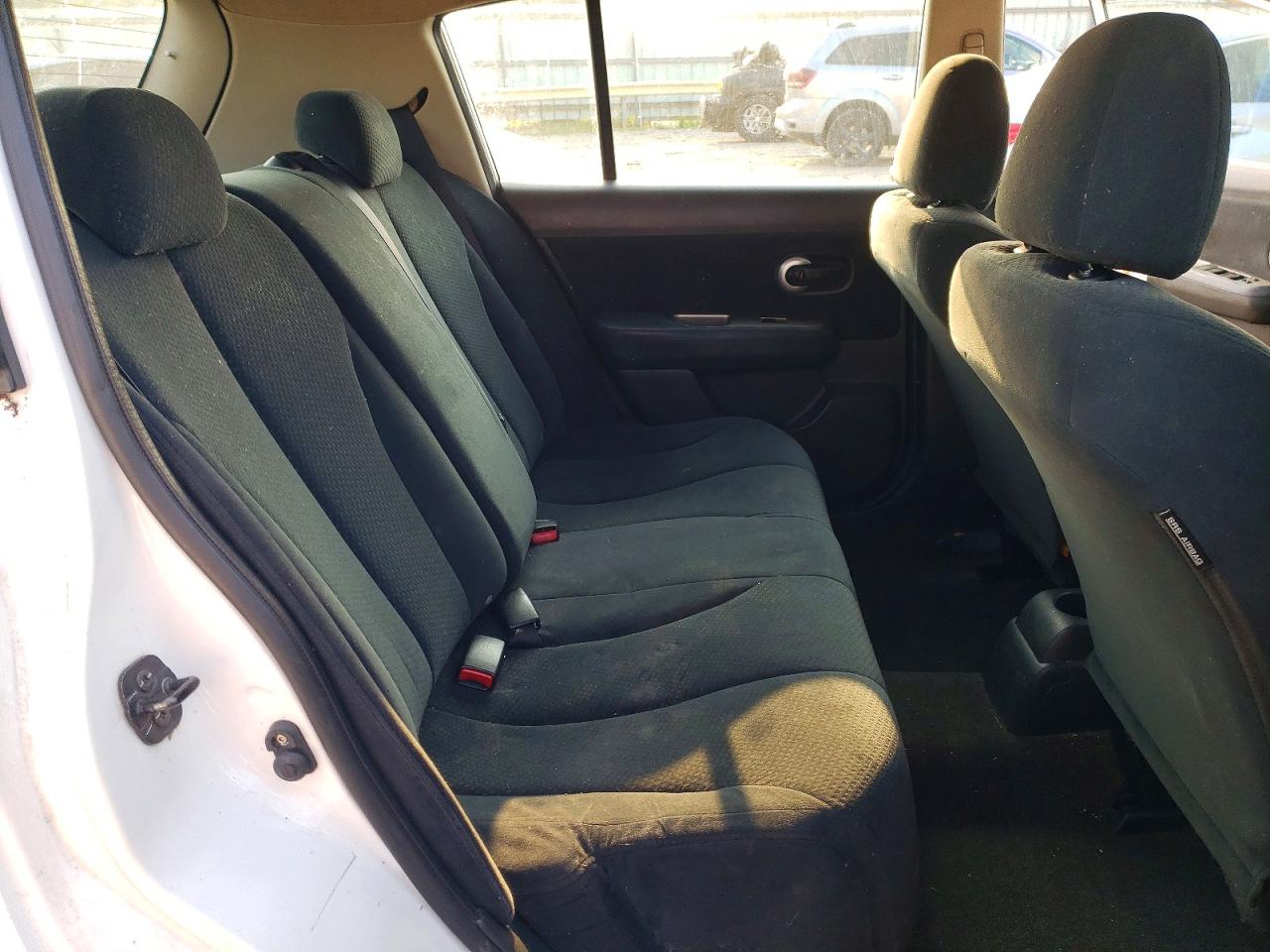 2010 Nissan Versa 1.8 S White vin: 3N1BC1CP4AL414467