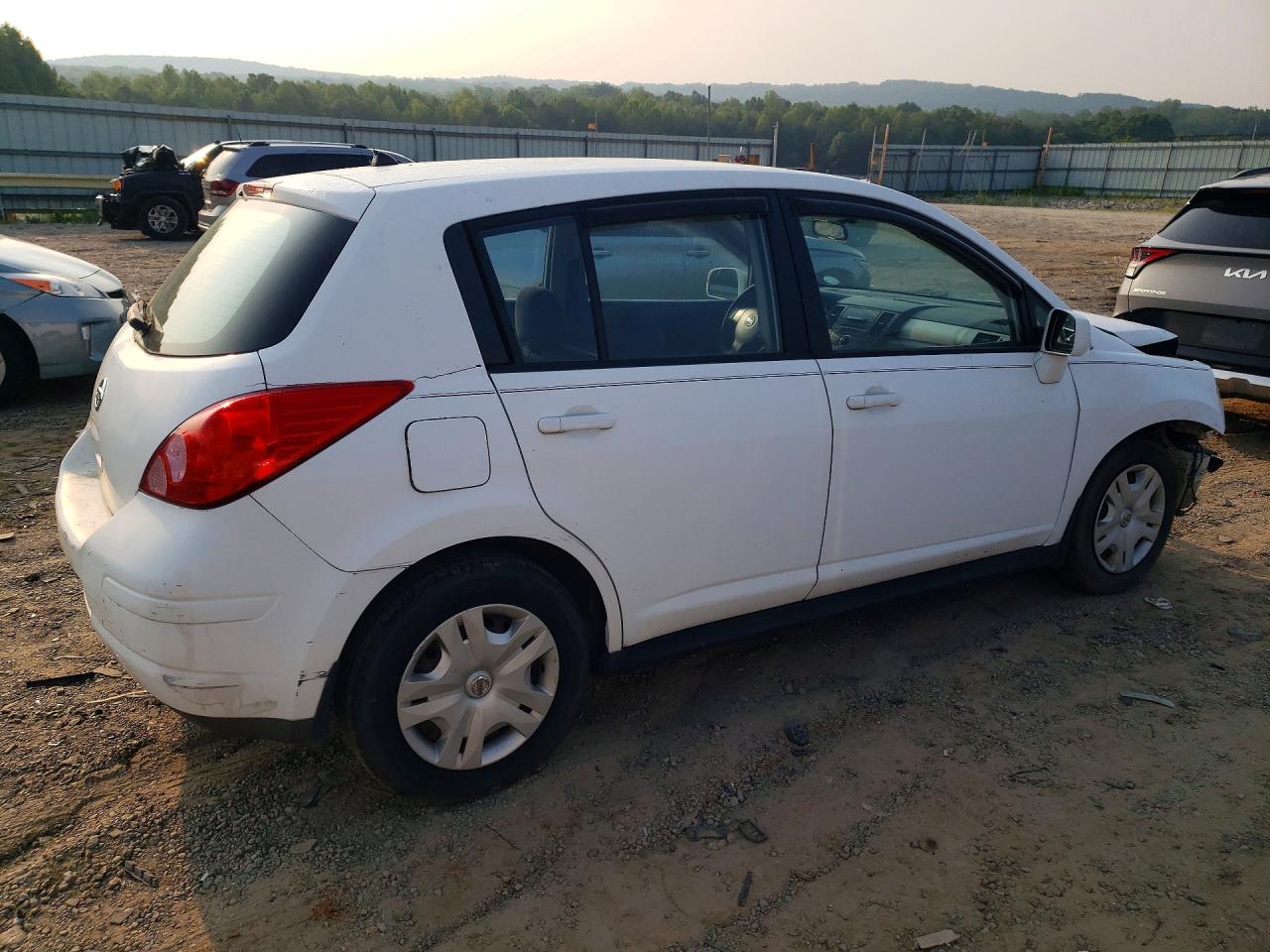 2010 Nissan Versa 1.8 S White vin: 3N1BC1CP4AL414467