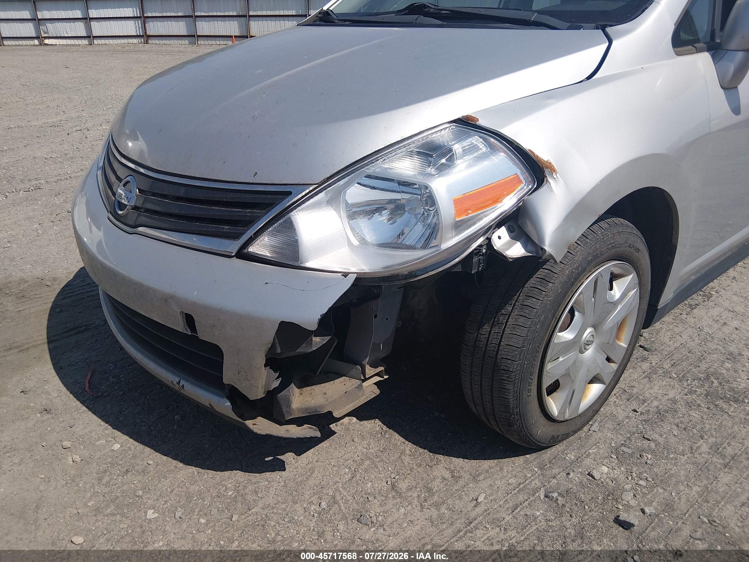 2010 Nissan Versa 1.8s Silver vin: 3N1BC1CP4AL433097