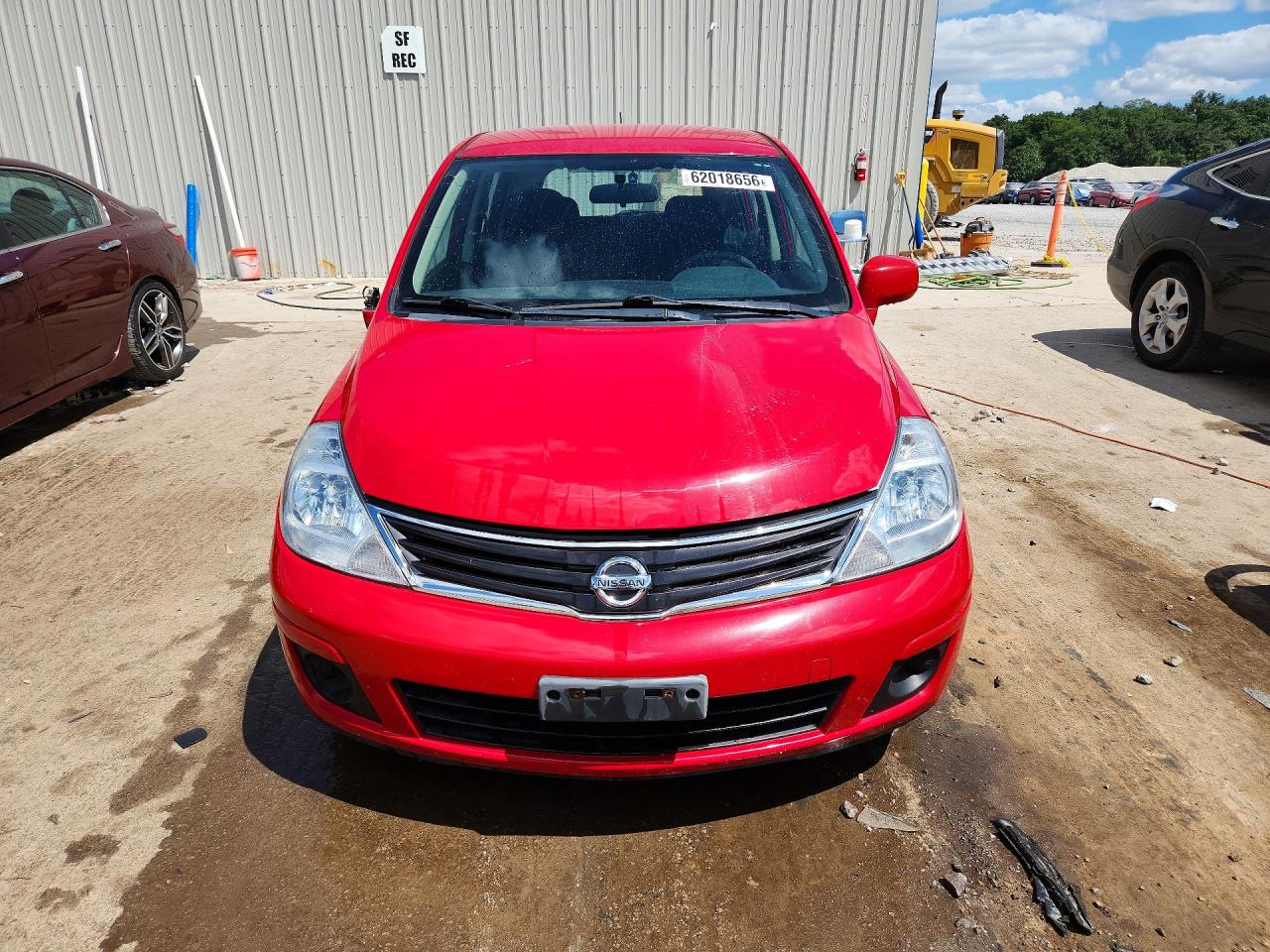 2010 Nissan Versa 1.8 S Red vin: 3N1BC1CP4AL445167