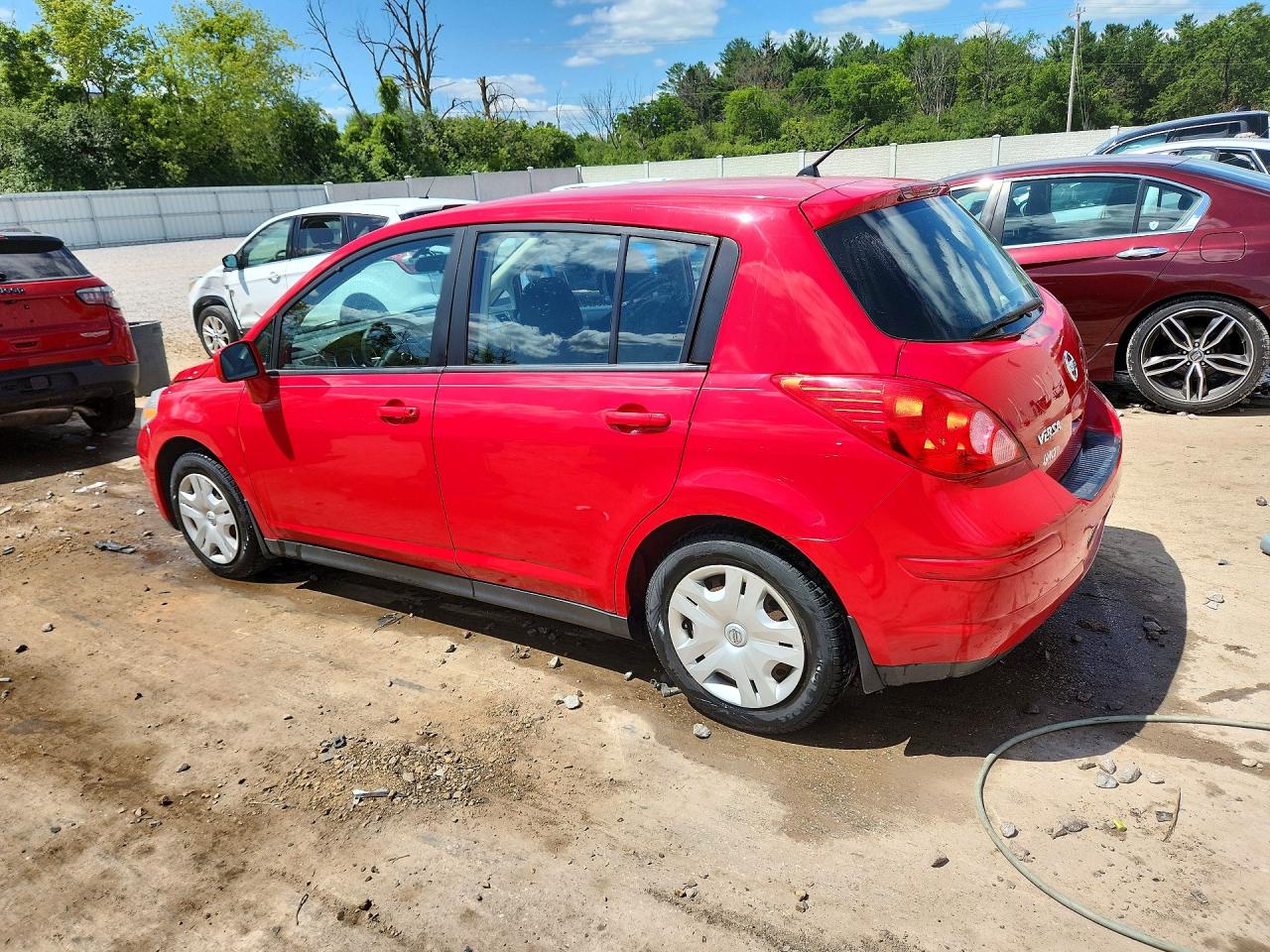 2010 Nissan Versa 1.8 S Red vin: 3N1BC1CP4AL445167
