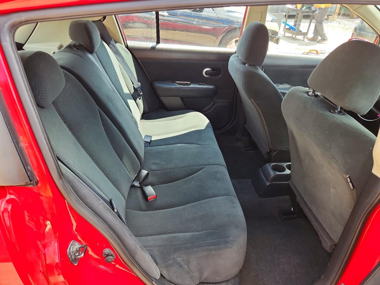 2010 Nissan Versa 1.8 S Red vin: 3N1BC1CP4AL445167
