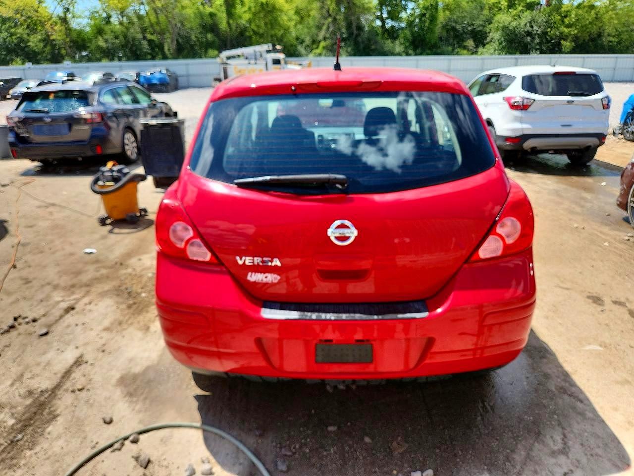 2010 Nissan Versa 1.8 S Red vin: 3N1BC1CP4AL445167