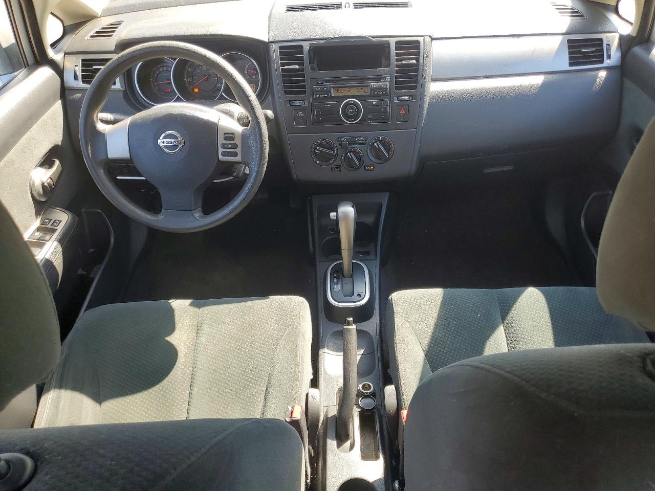 2010 Nissan Versa 1.8 S Silver vin: 3N1BC1CP4AL462115