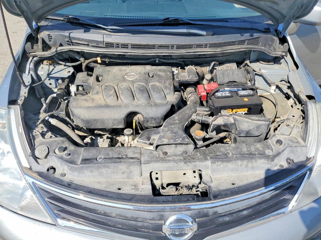 2010 Nissan Versa 1.8 S Silver vin: 3N1BC1CP4AL462115