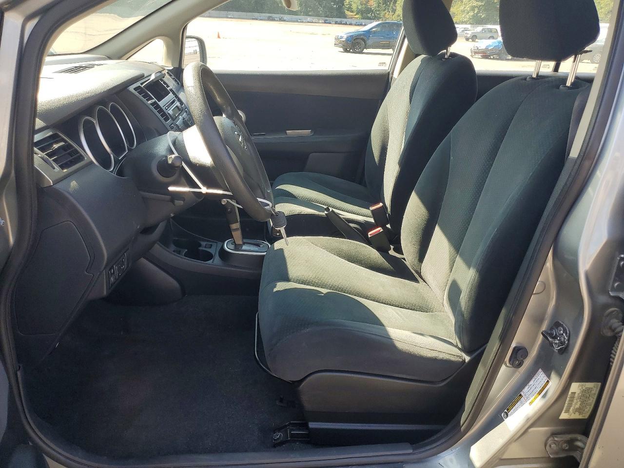 2010 Nissan Versa 1.8 S Silver vin: 3N1BC1CP4AL462115