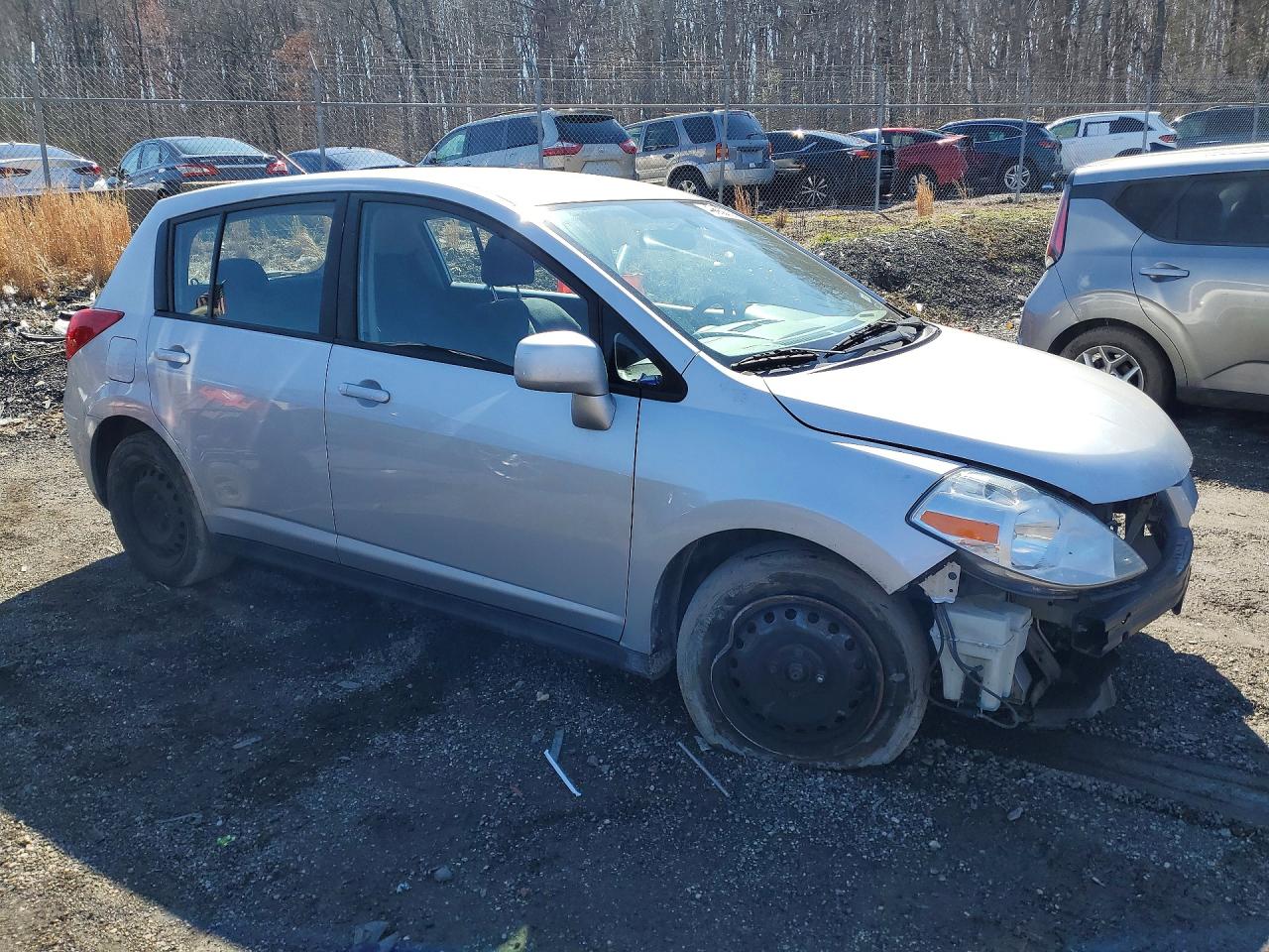 2010 Nissan Versa 1.8 S Silver vin: 3N1BC1CP4AL467654