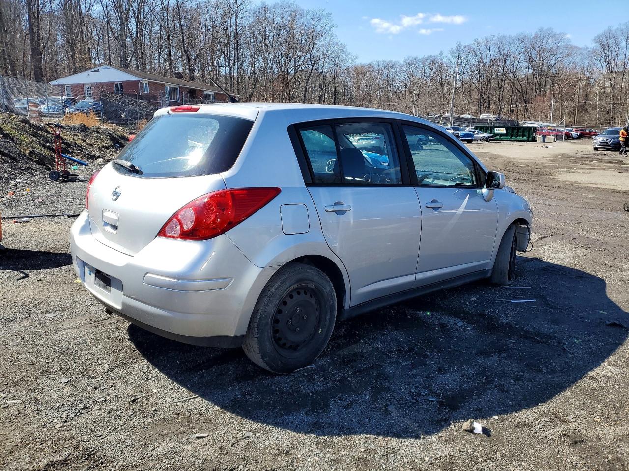 2010 Nissan Versa 1.8 S Silver vin: 3N1BC1CP4AL467654