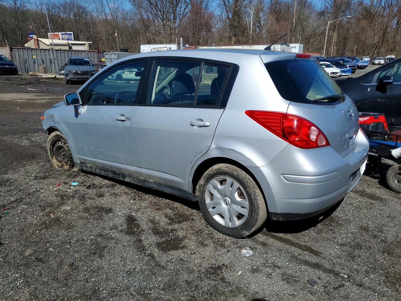 2010 Nissan Versa 1.8 S Silver vin: 3N1BC1CP4AL467654