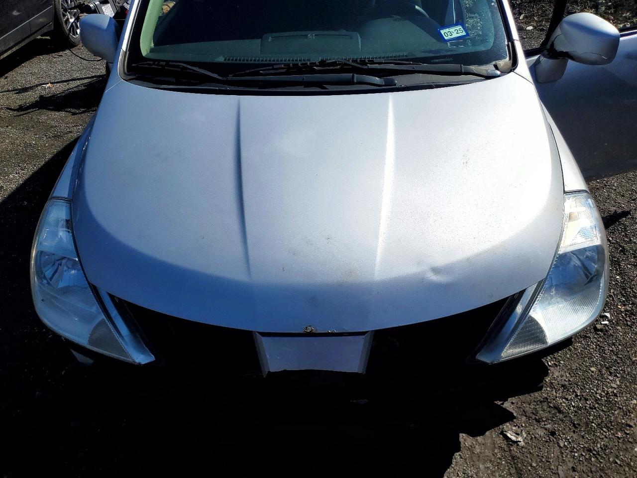 2010 Nissan Versa 1.8 S Silver vin: 3N1BC1CP4AL467654
