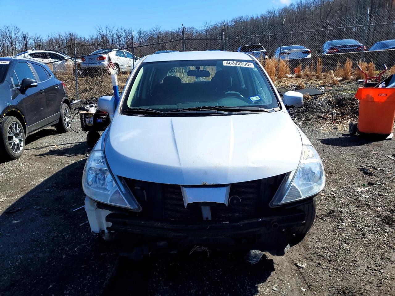 2010 Nissan Versa 1.8 S Silver vin: 3N1BC1CP4AL467654