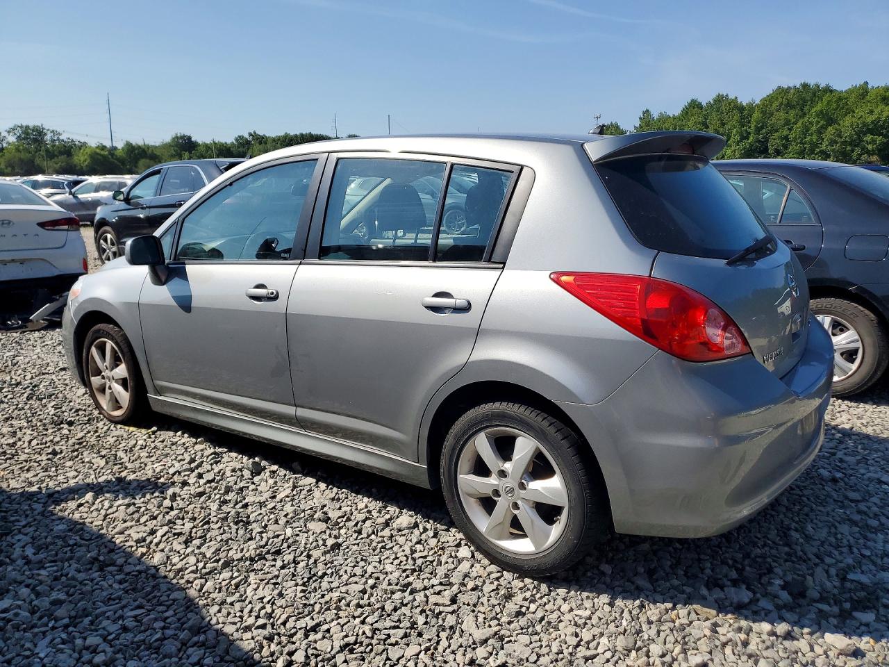 2011 Nissan Versa 1.8 S Серый vin: 3N1BC1CP4BL389734