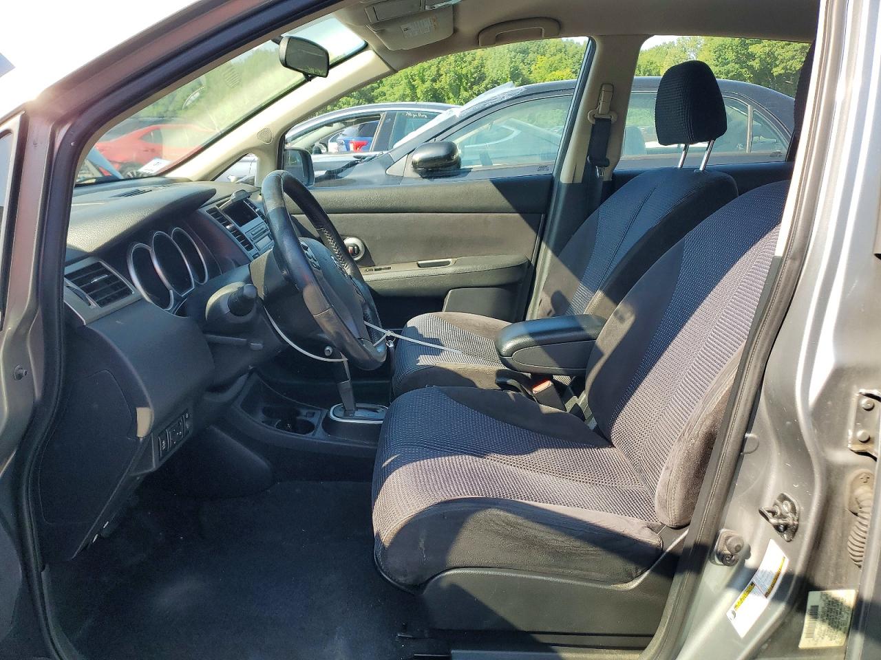 2011 Nissan Versa 1.8 S Серый vin: 3N1BC1CP4BL389734