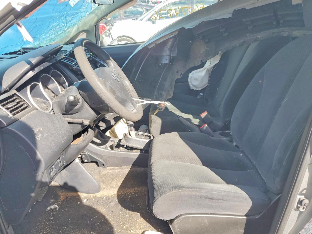 2011 Nissan Versa 1.8 S Silver vin: 3N1BC1CP4BL426152