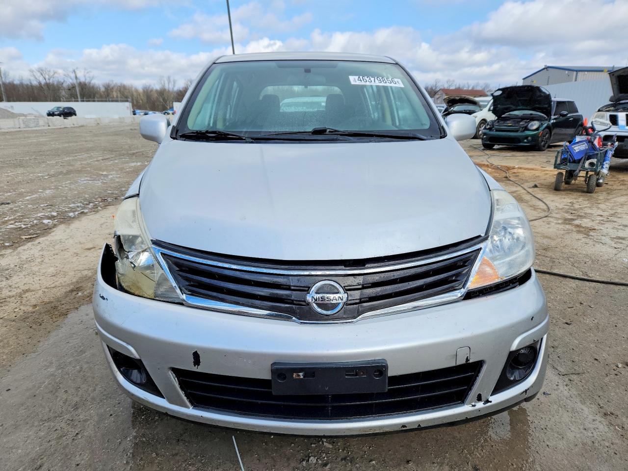 2011 Nissan Versa 1.8 S Silver vin: 3N1BC1CP4BL434462