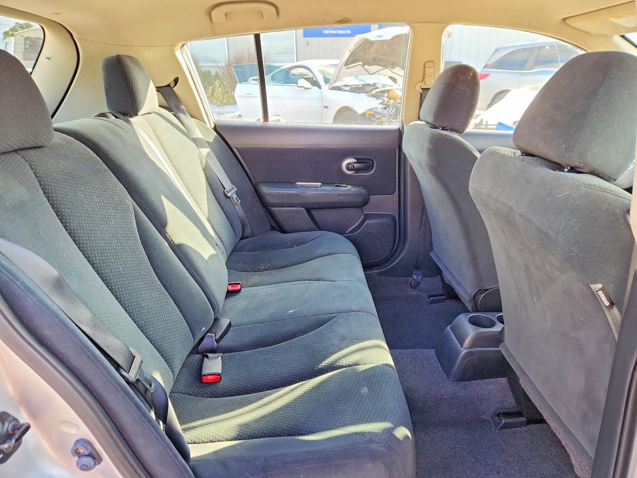 2011 Nissan Versa 1.8 S Silver vin: 3N1BC1CP4BL434462