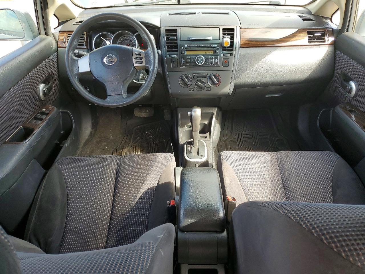 2011 Nissan Versa 1.8 S Silver vin: 3N1BC1CP4BL477246