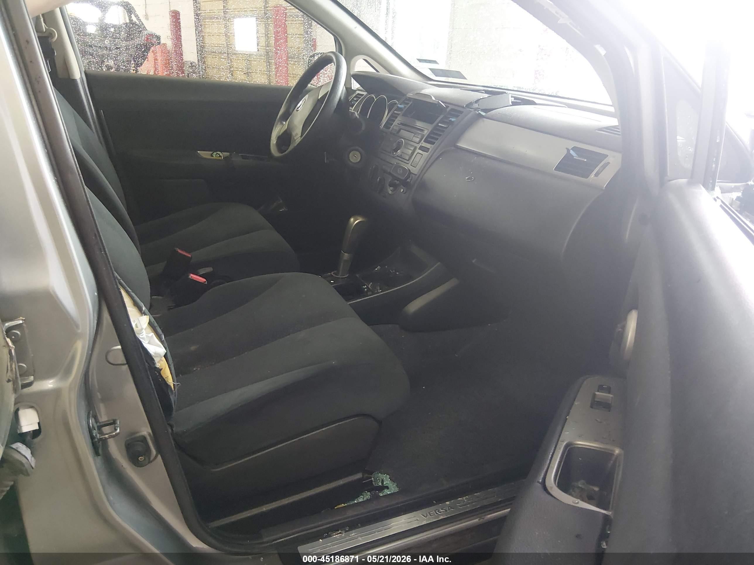 2011 Nissan Versa 1.8s Silver vin: 3N1BC1CP4BL492930