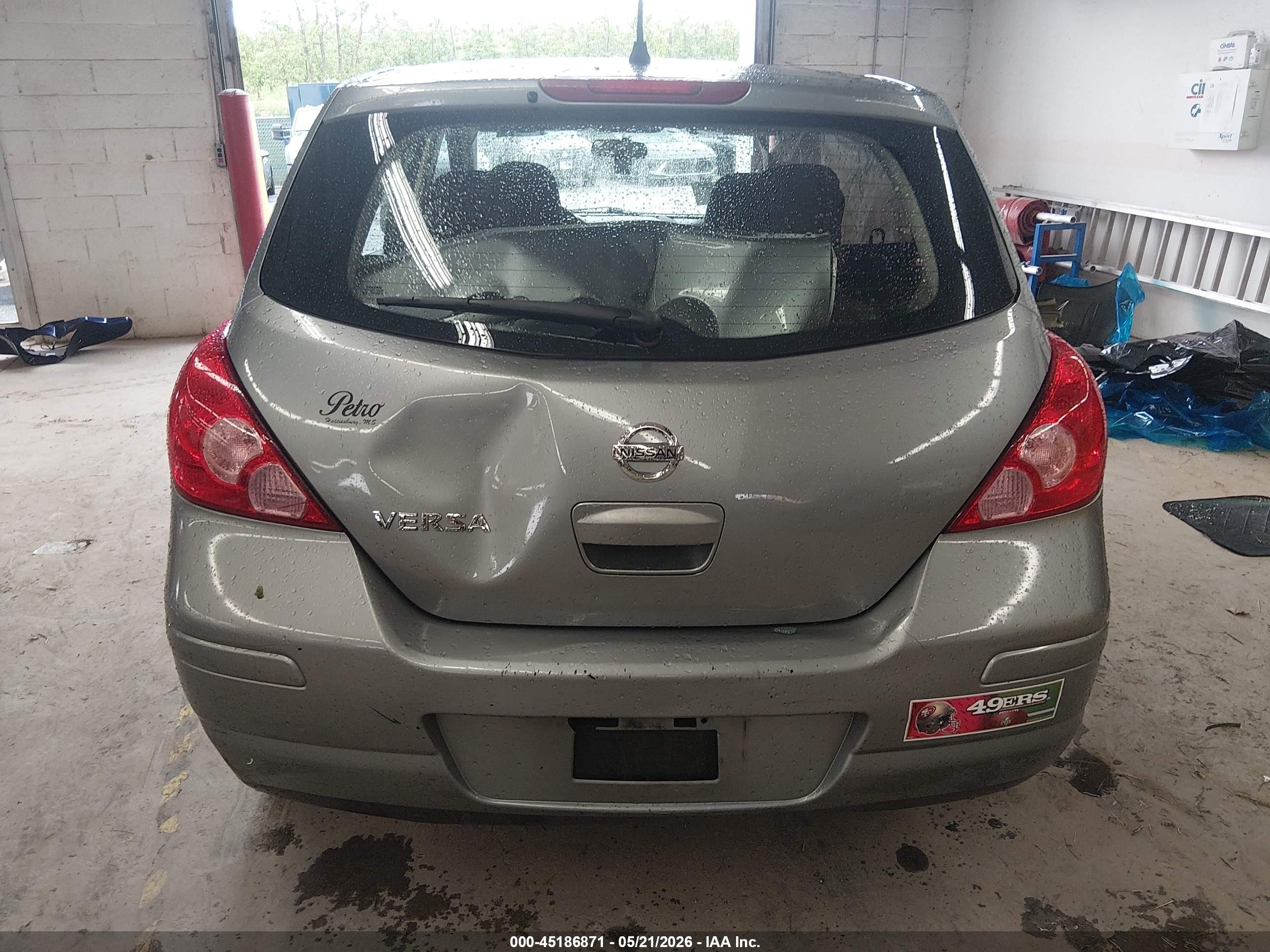 2011 Nissan Versa 1.8s Silver vin: 3N1BC1CP4BL492930