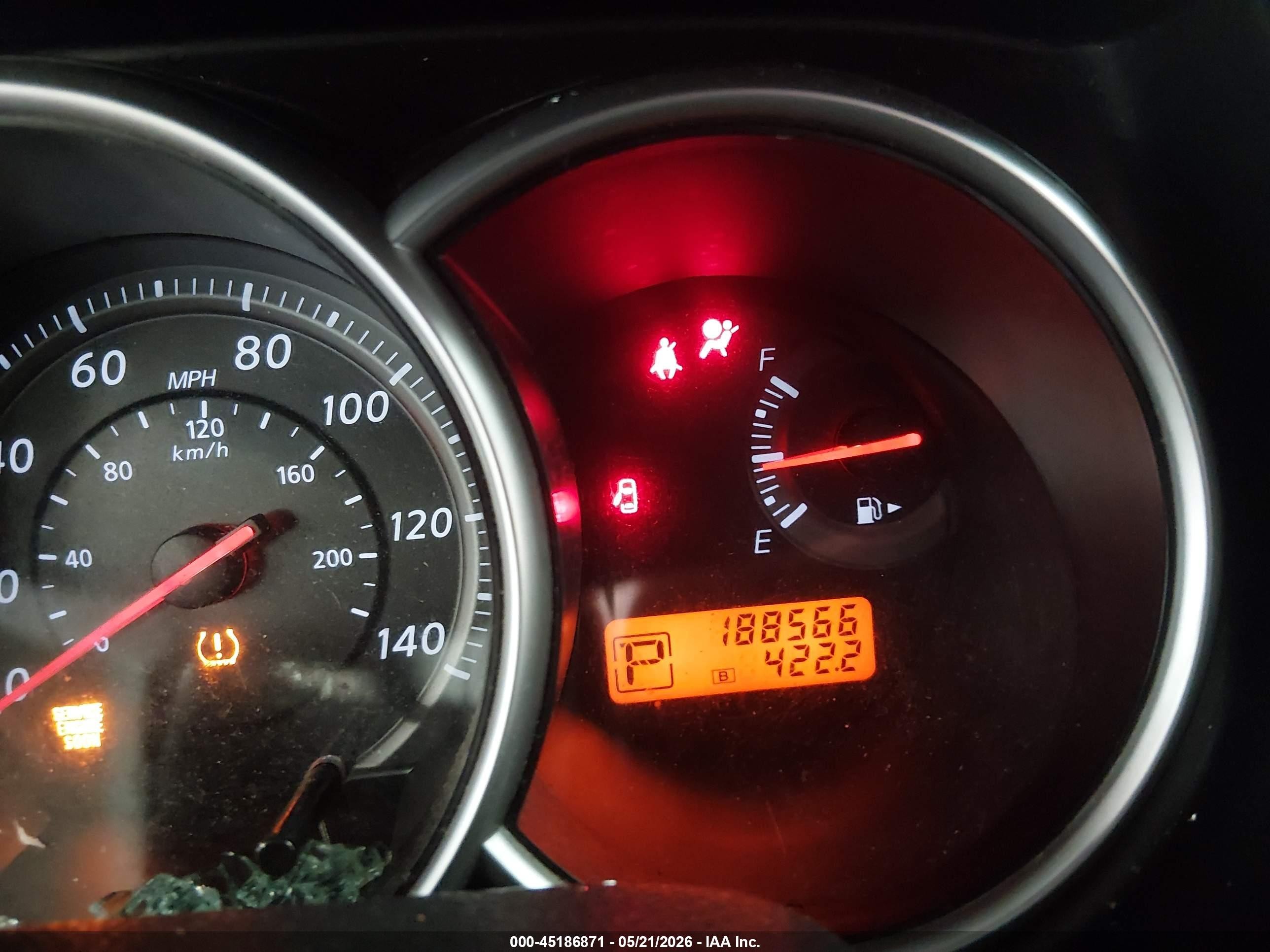 2011 Nissan Versa 1.8s Silver vin: 3N1BC1CP4BL492930