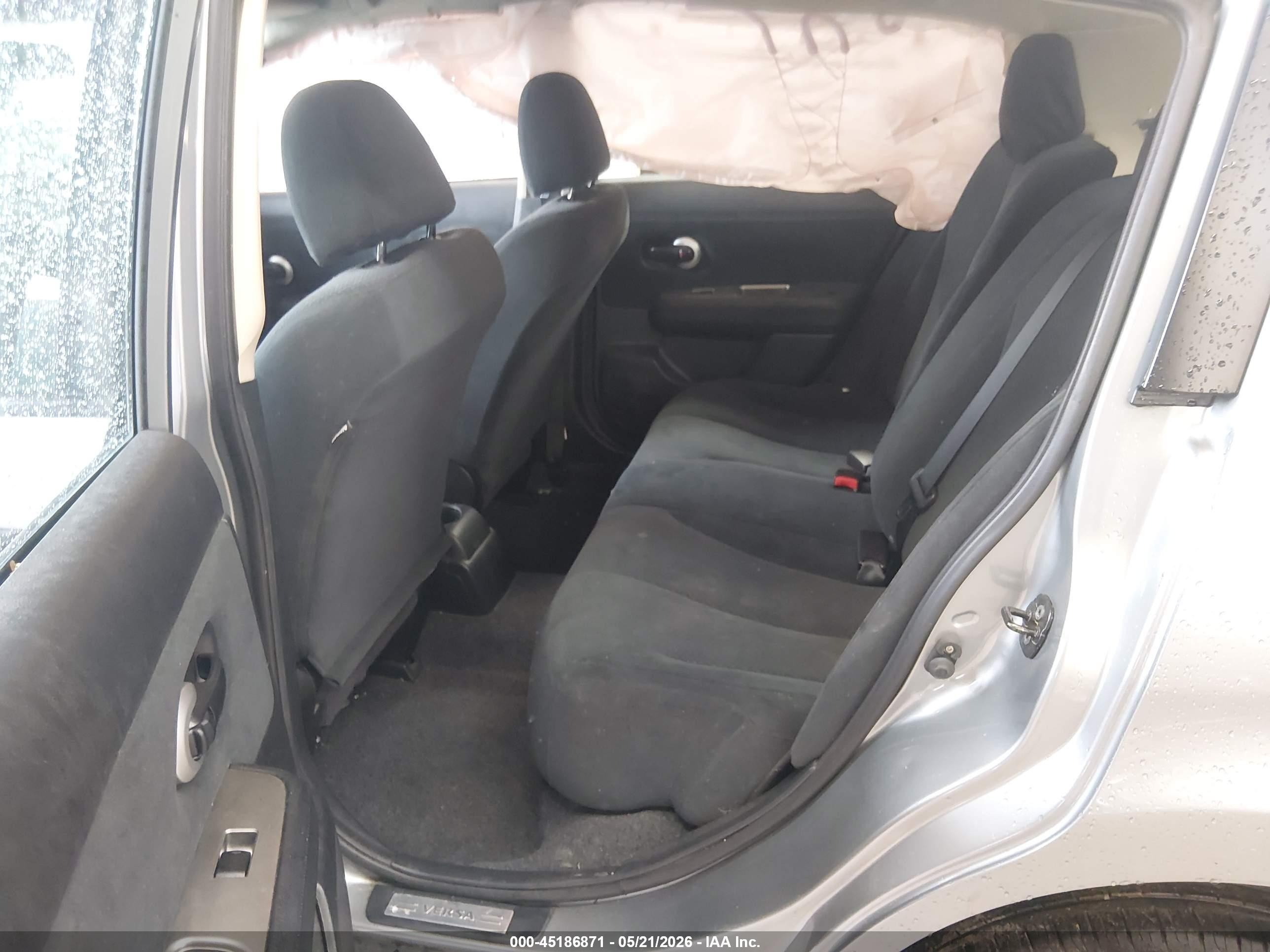 2011 Nissan Versa 1.8s Silver vin: 3N1BC1CP4BL492930