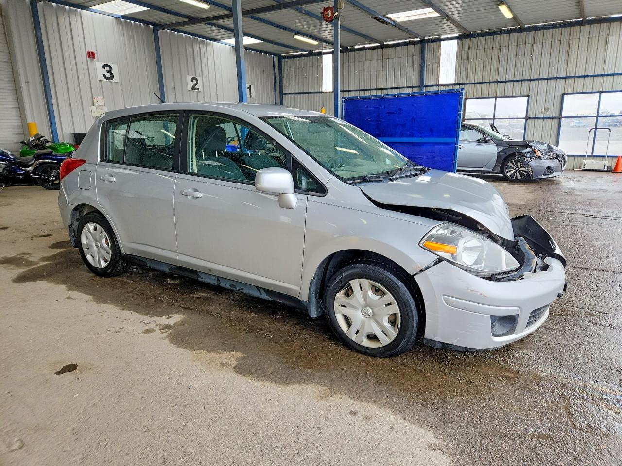2011 Nissan Versa 1.8 S Silver vin: 3N1BC1CP4BL499599