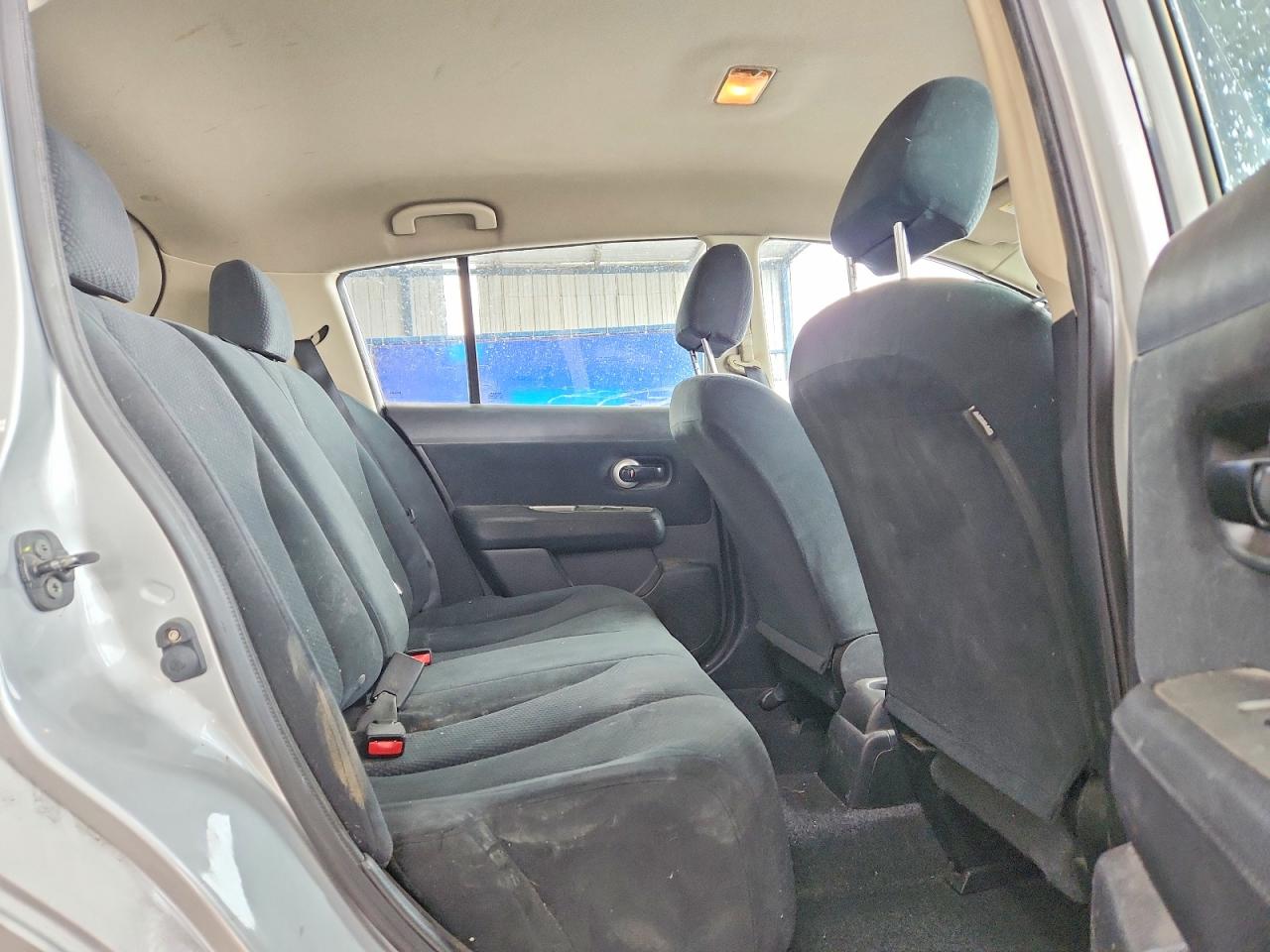 2011 Nissan Versa 1.8 S Silver vin: 3N1BC1CP4BL499599