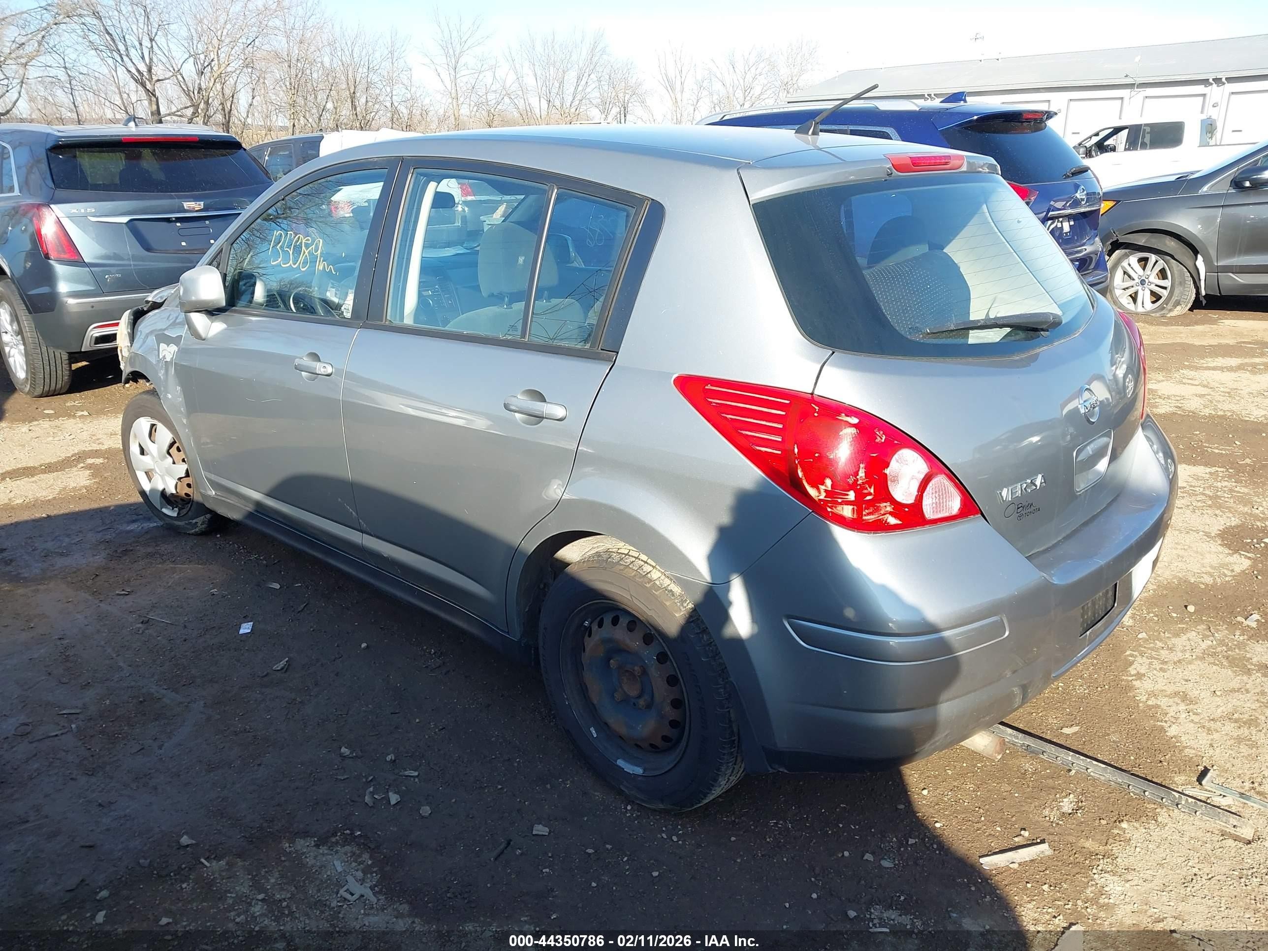 2011 Nissan Versa 1.8s Silver vin: 3N1BC1CP4BL512576