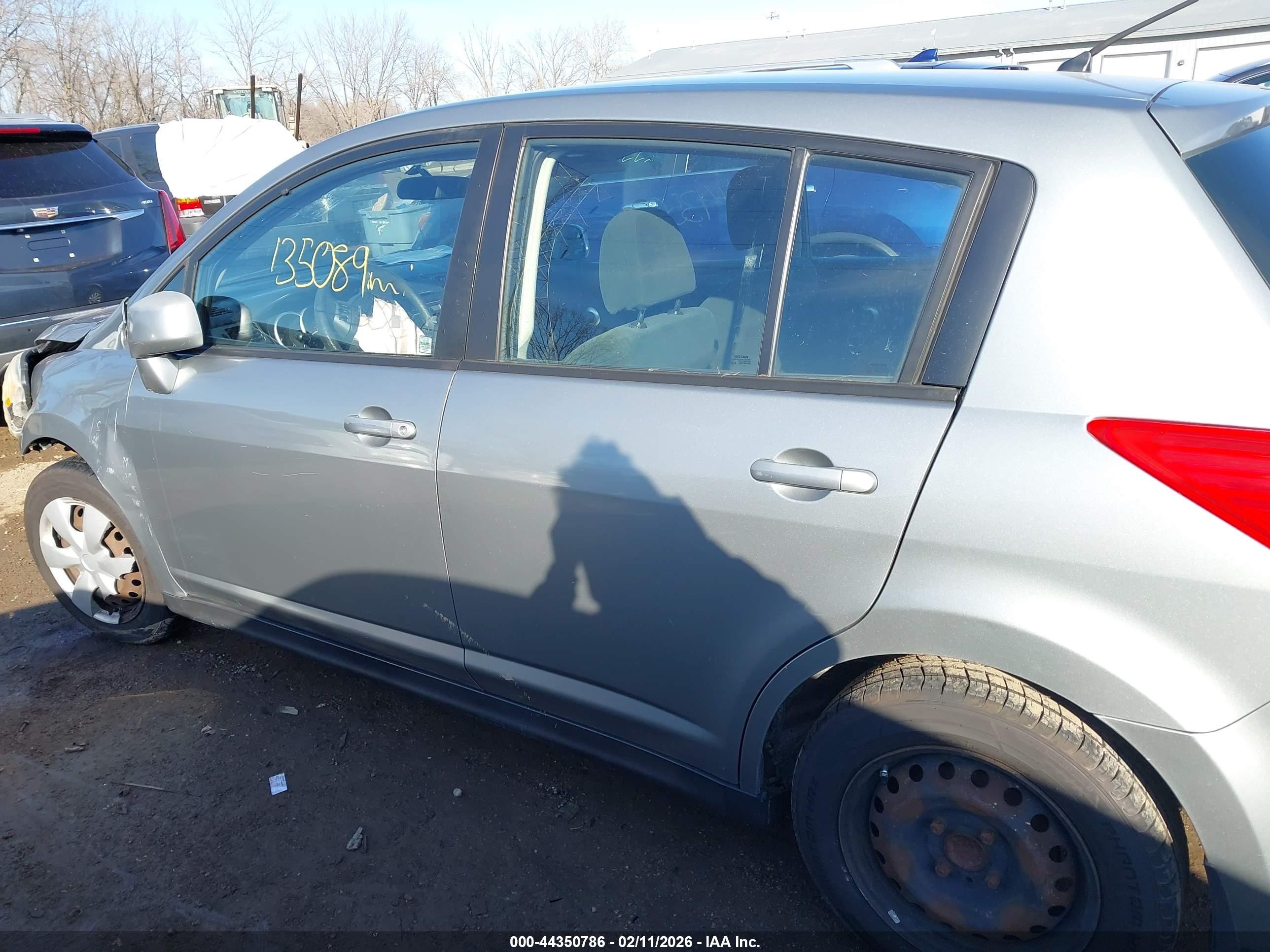 2011 Nissan Versa 1.8s Silver vin: 3N1BC1CP4BL512576