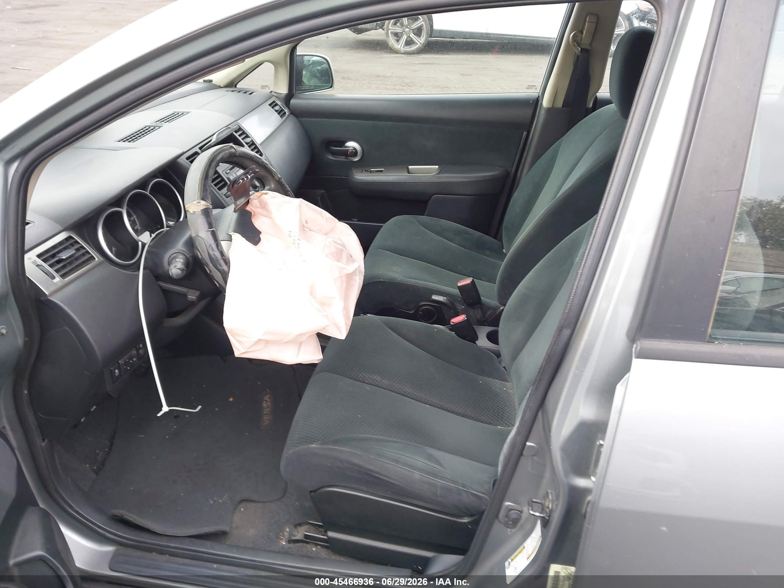 2012 Nissan Versa 1.8 S Silver vin: 3N1BC1CP4CK221762