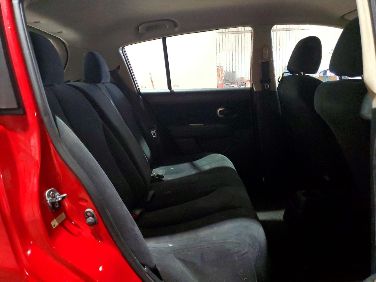 2012 Nissan Versa 1.8 S Red vin: 3N1BC1CP4CK236472