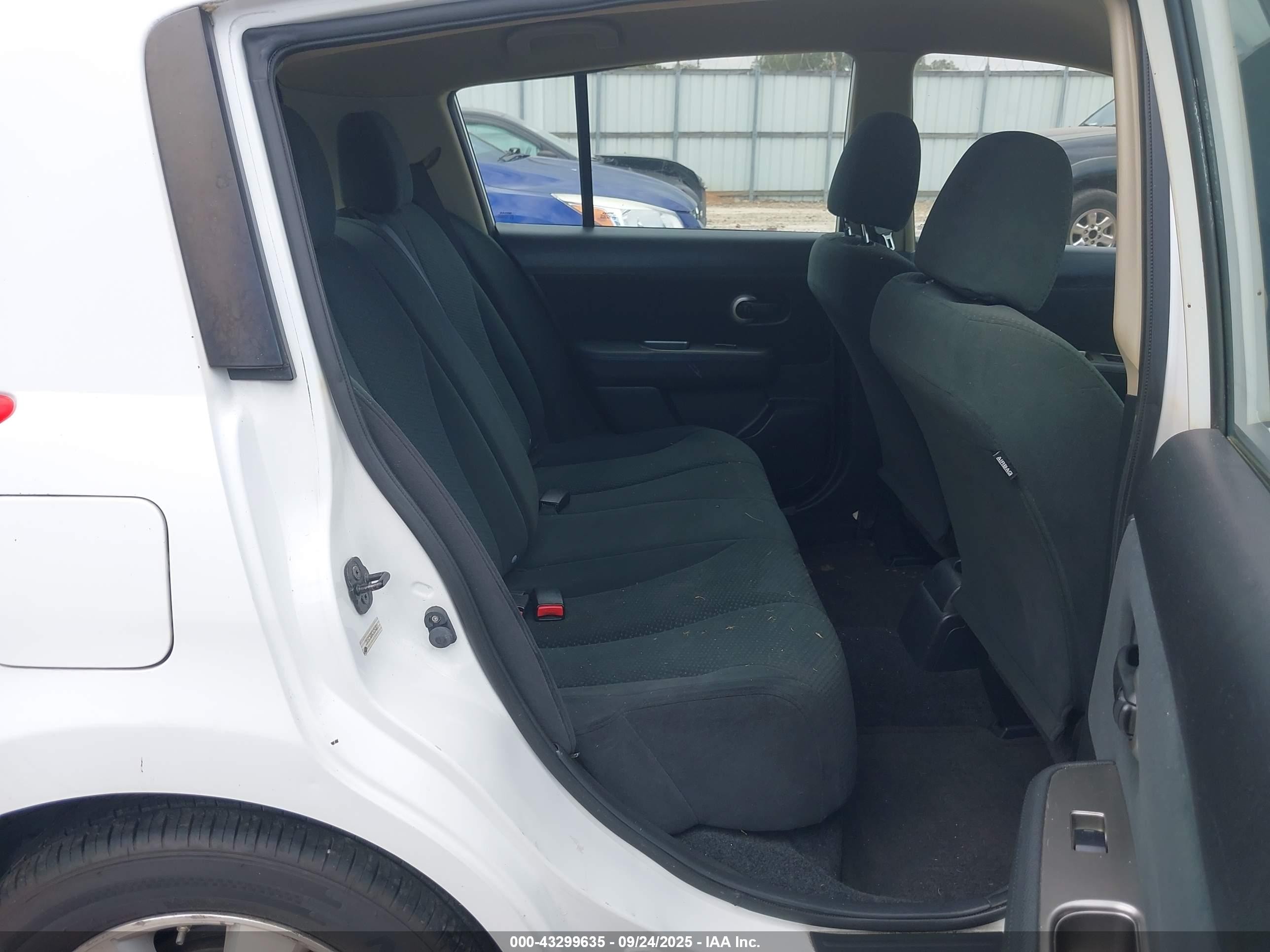 2012 Nissan Versa 1.8 S White vin: 3N1BC1CP4CK254812
