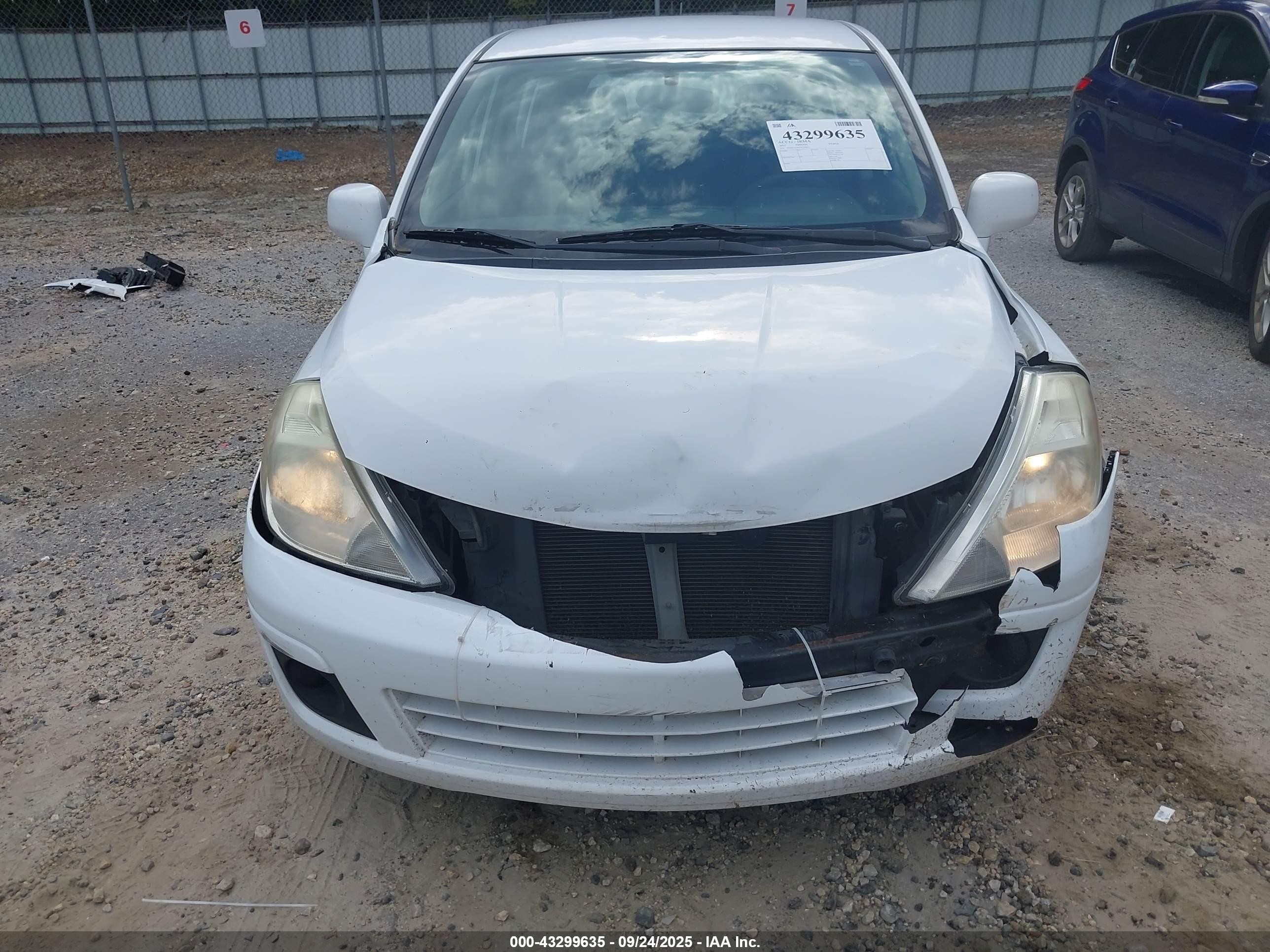 2012 Nissan Versa 1.8 S White vin: 3N1BC1CP4CK254812