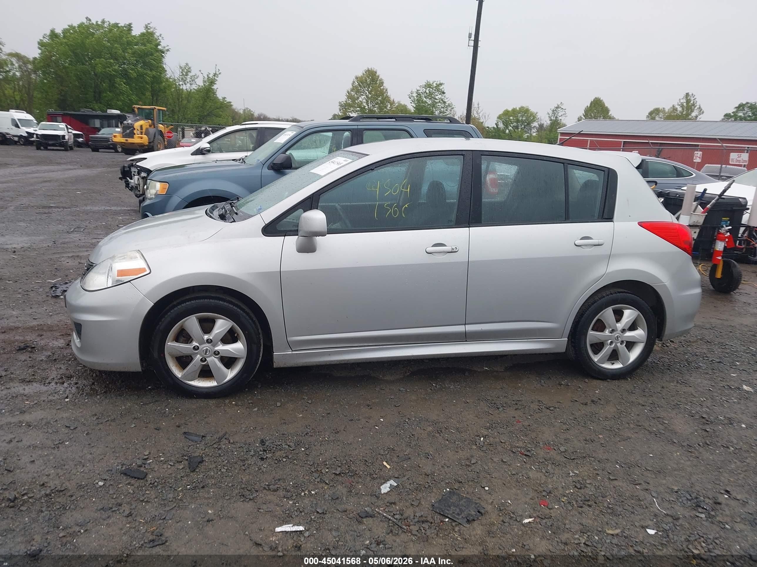 2012 Nissan Versa 1.8 Sl Серебряный vin: 3N1BC1CP4CK271285
