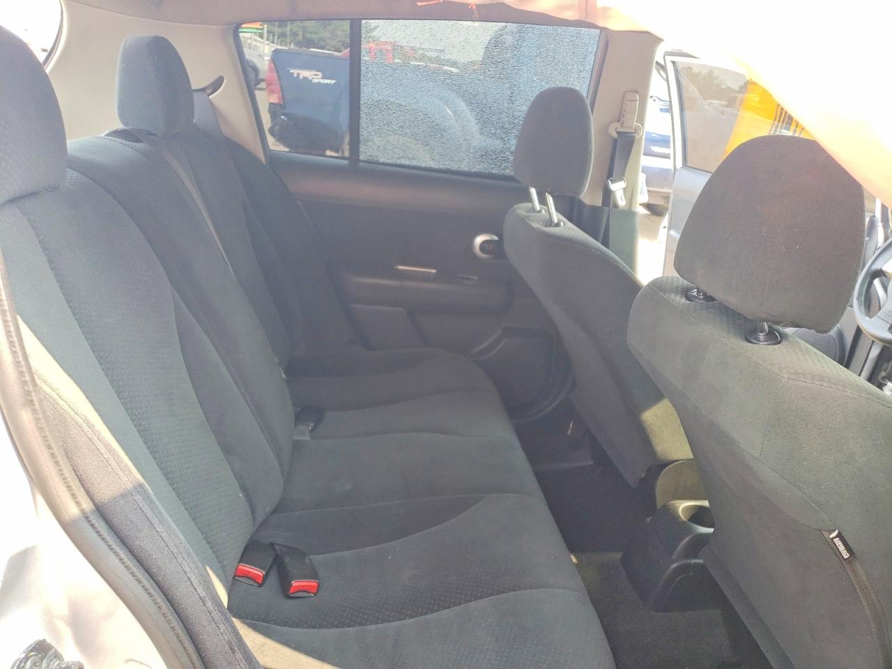 2012 Nissan Versa 1.8 S Серый vin: 3N1BC1CP4CK273120