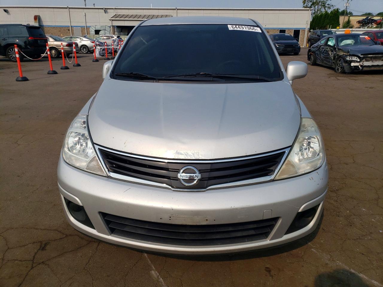 2012 Nissan Versa 1.8 S Серый vin: 3N1BC1CP4CK273120
