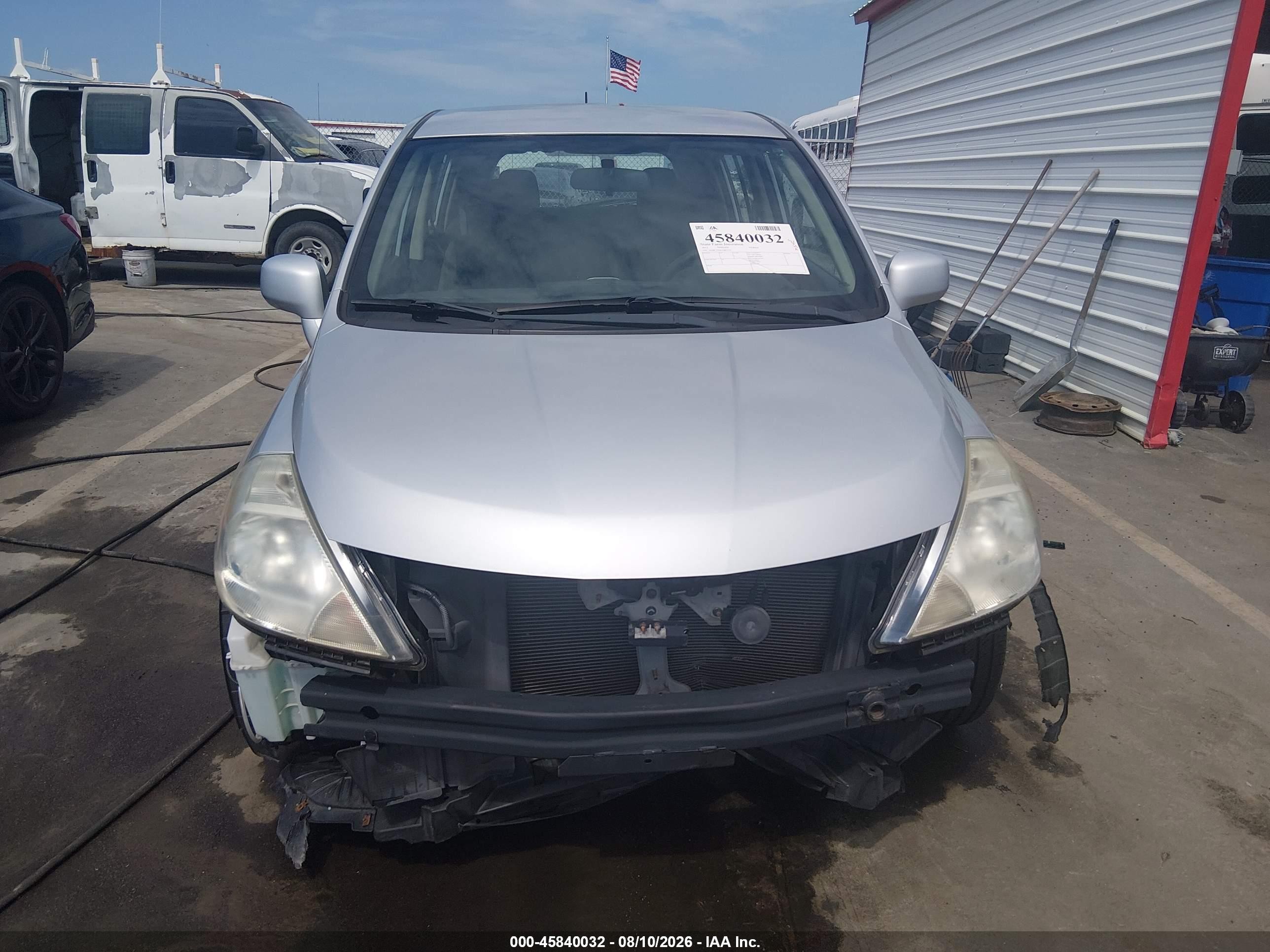 2012 Nissan Versa 1.8 S Серебряный vin: 3N1BC1CP4CK807779