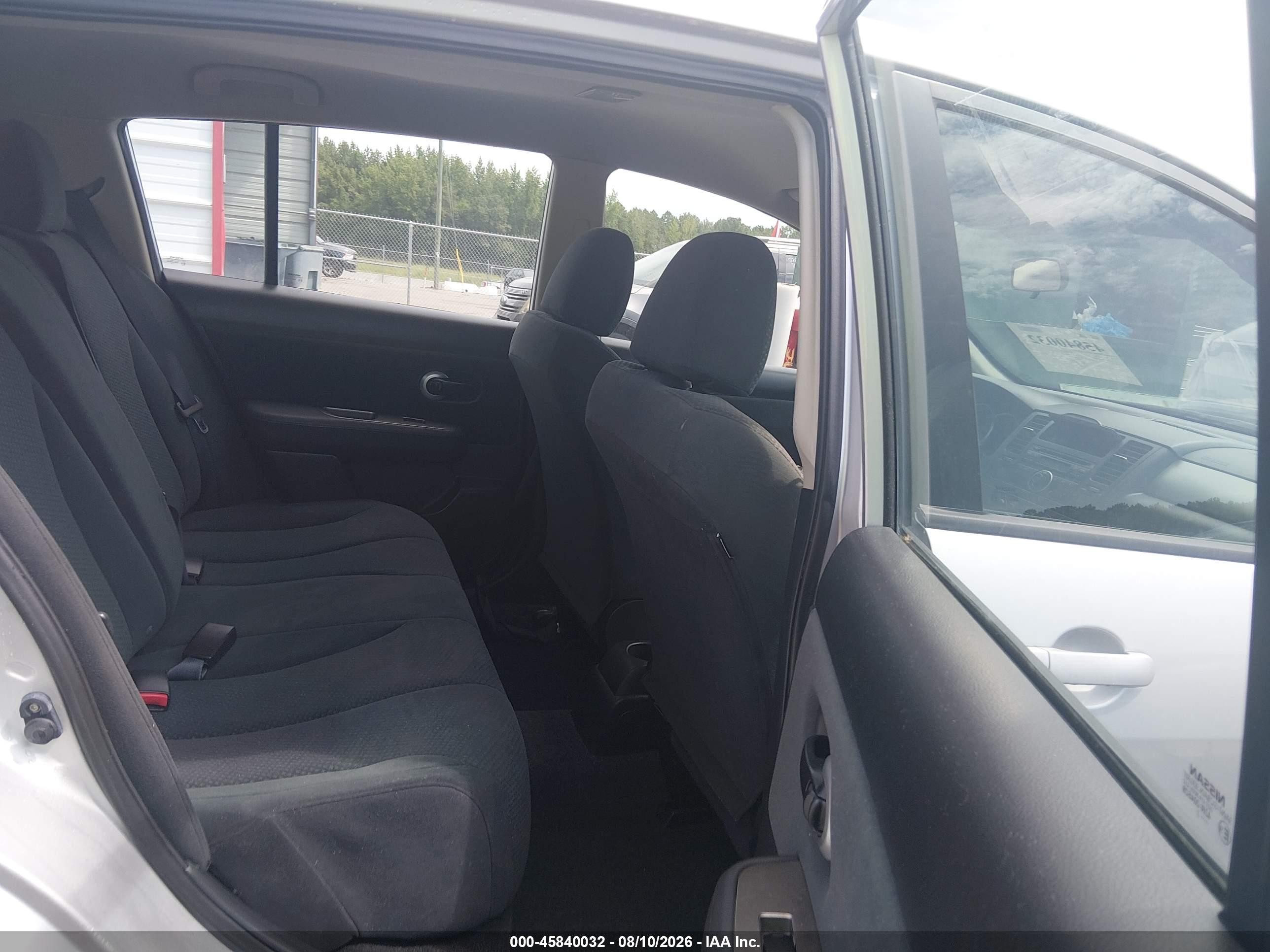 2012 Nissan Versa 1.8 S Серебряный vin: 3N1BC1CP4CK807779