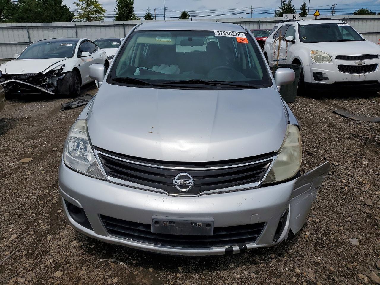 2012 Nissan Versa 1.8 S Серебряный vin: 3N1BC1CP4CL374118