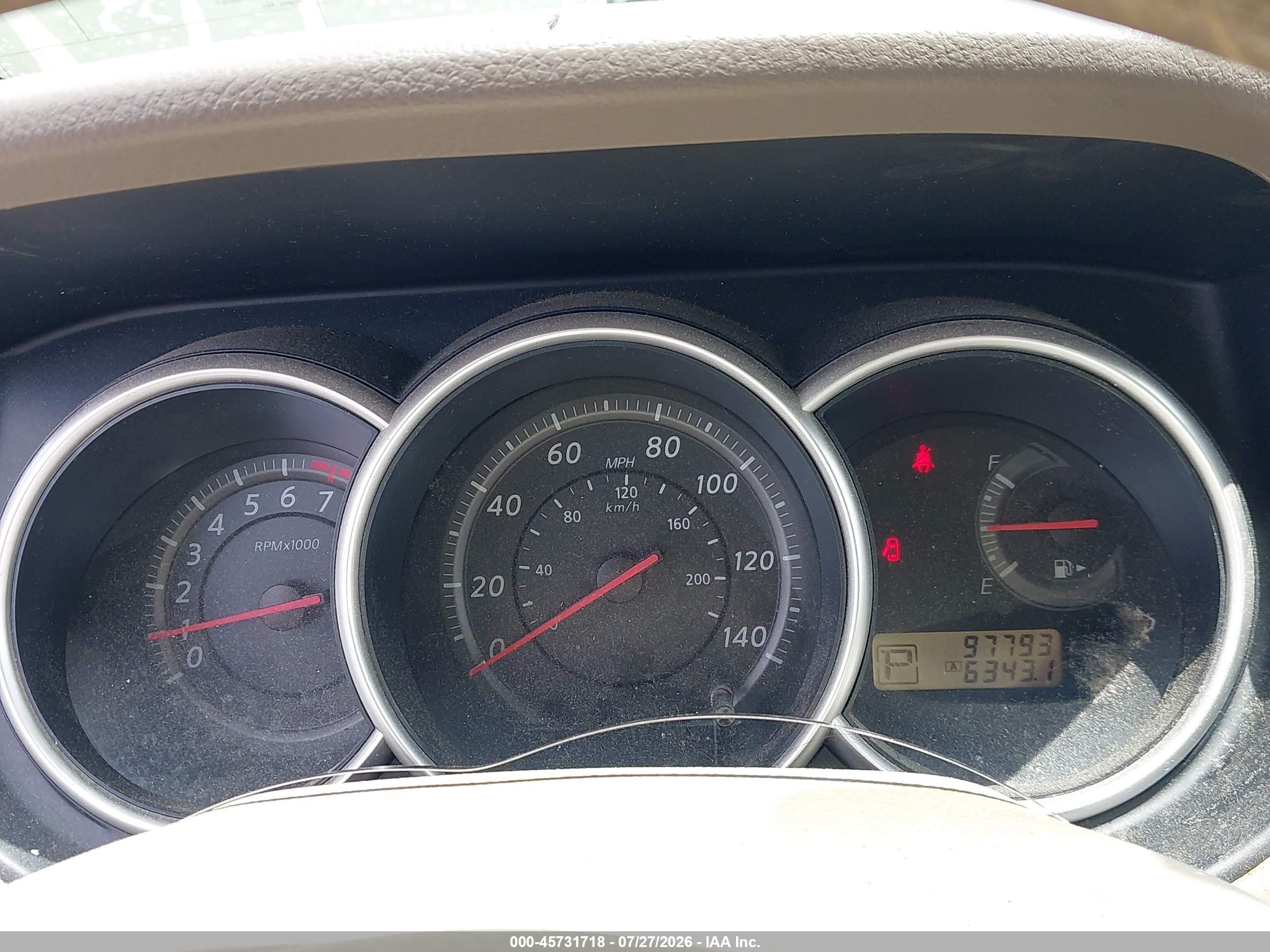 2010 Nissan Versa 1.8s Белый vin: 3N1BC1CP5AL352352