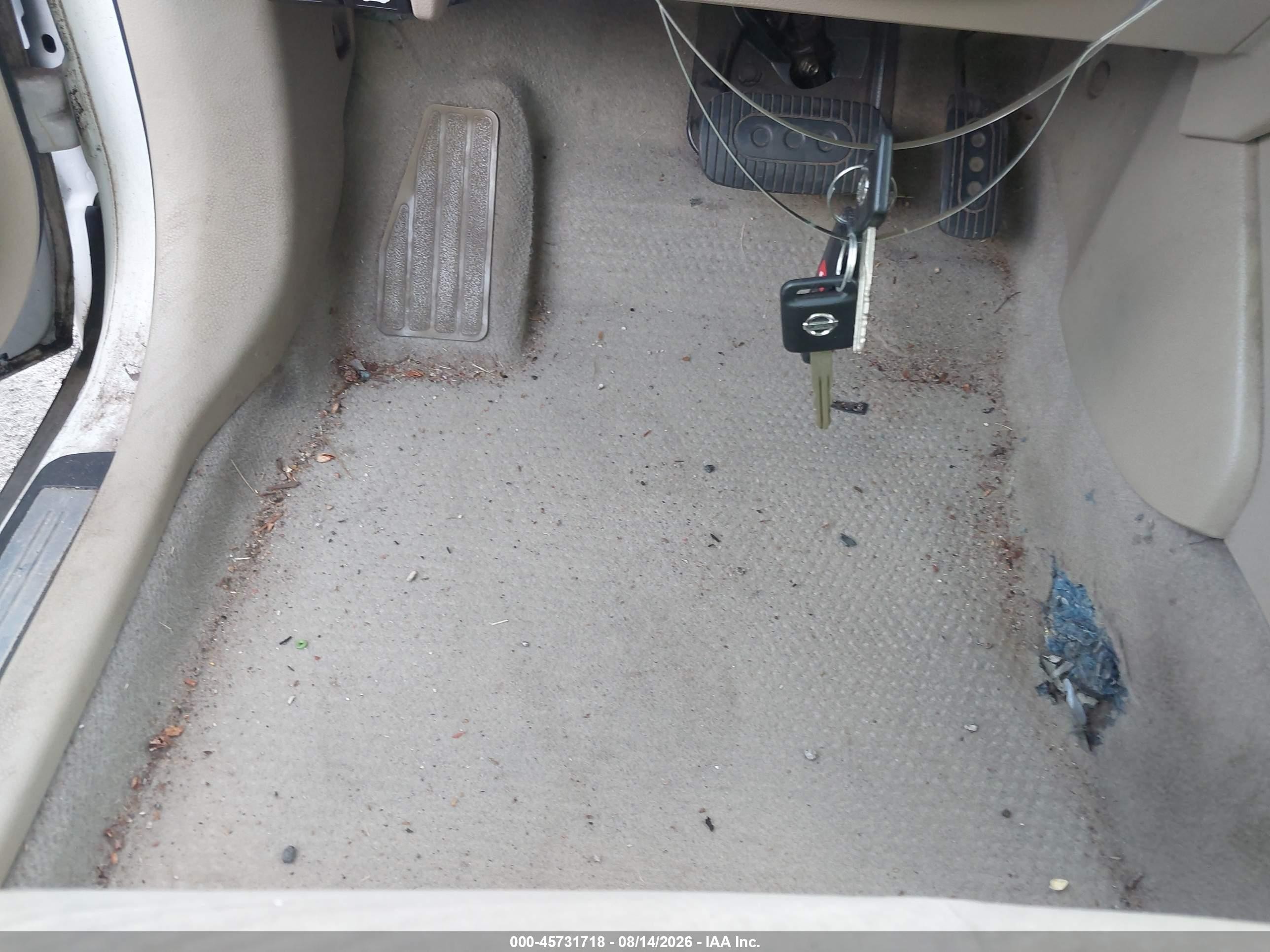 2010 Nissan Versa 1.8s Белый vin: 3N1BC1CP5AL352352