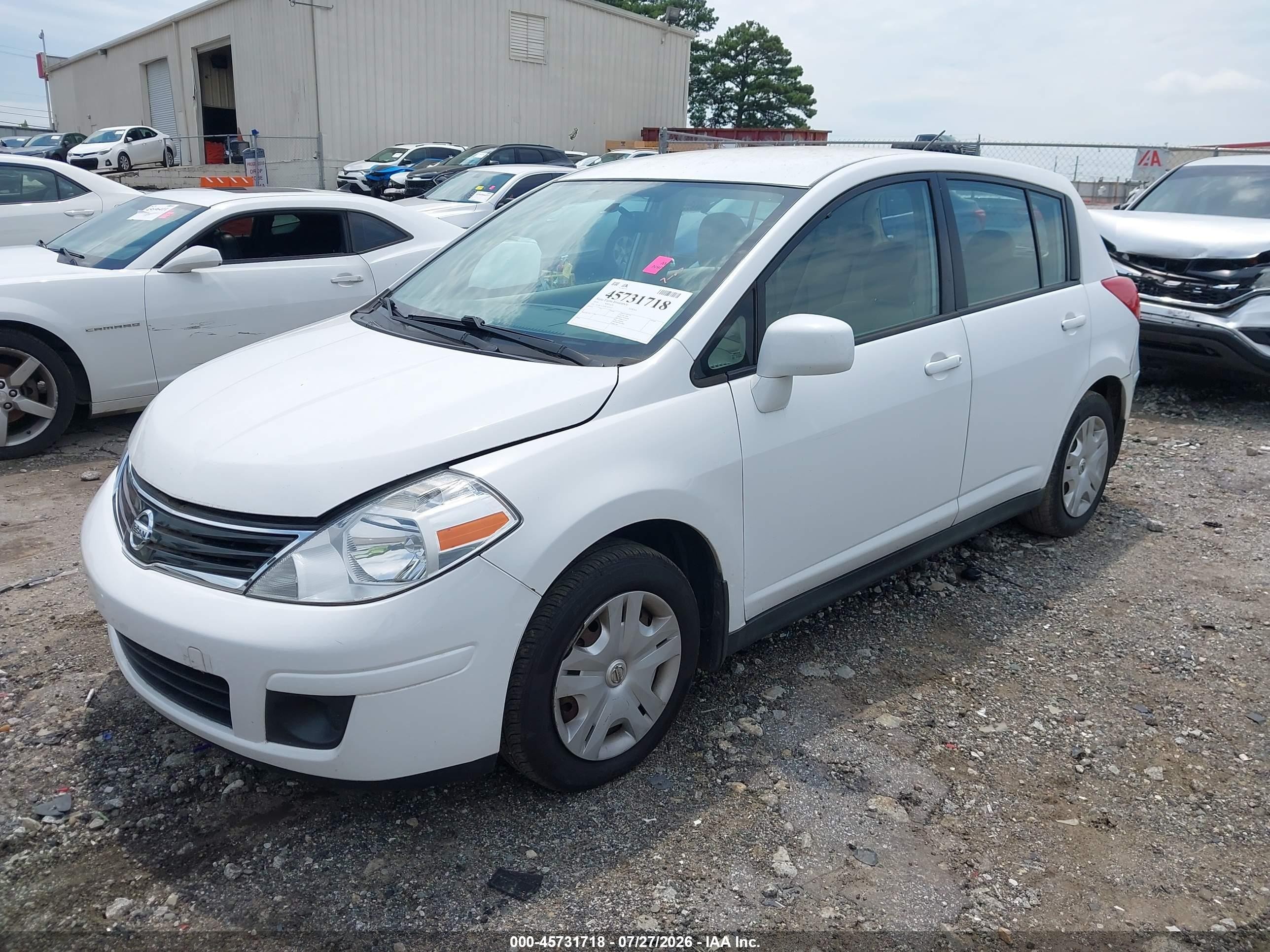 2010 Nissan Versa 1.8s Белый vin: 3N1BC1CP5AL352352